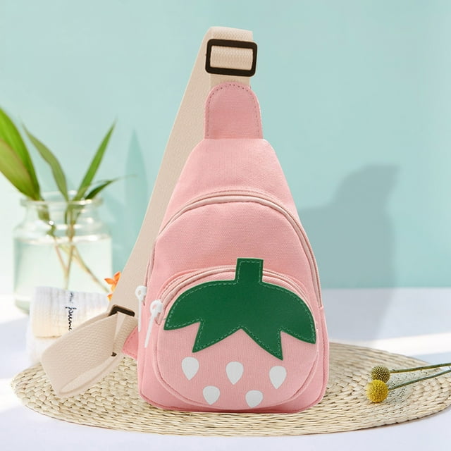 BAOPAI Sac Bandoulière Fraise pour Enfants avec Design Adorable, Lavable à la Machine et Léger, Idéal pour Filles de 3 à 11 Ans, avec Sangle Ajustable pour un Port Polyvalent