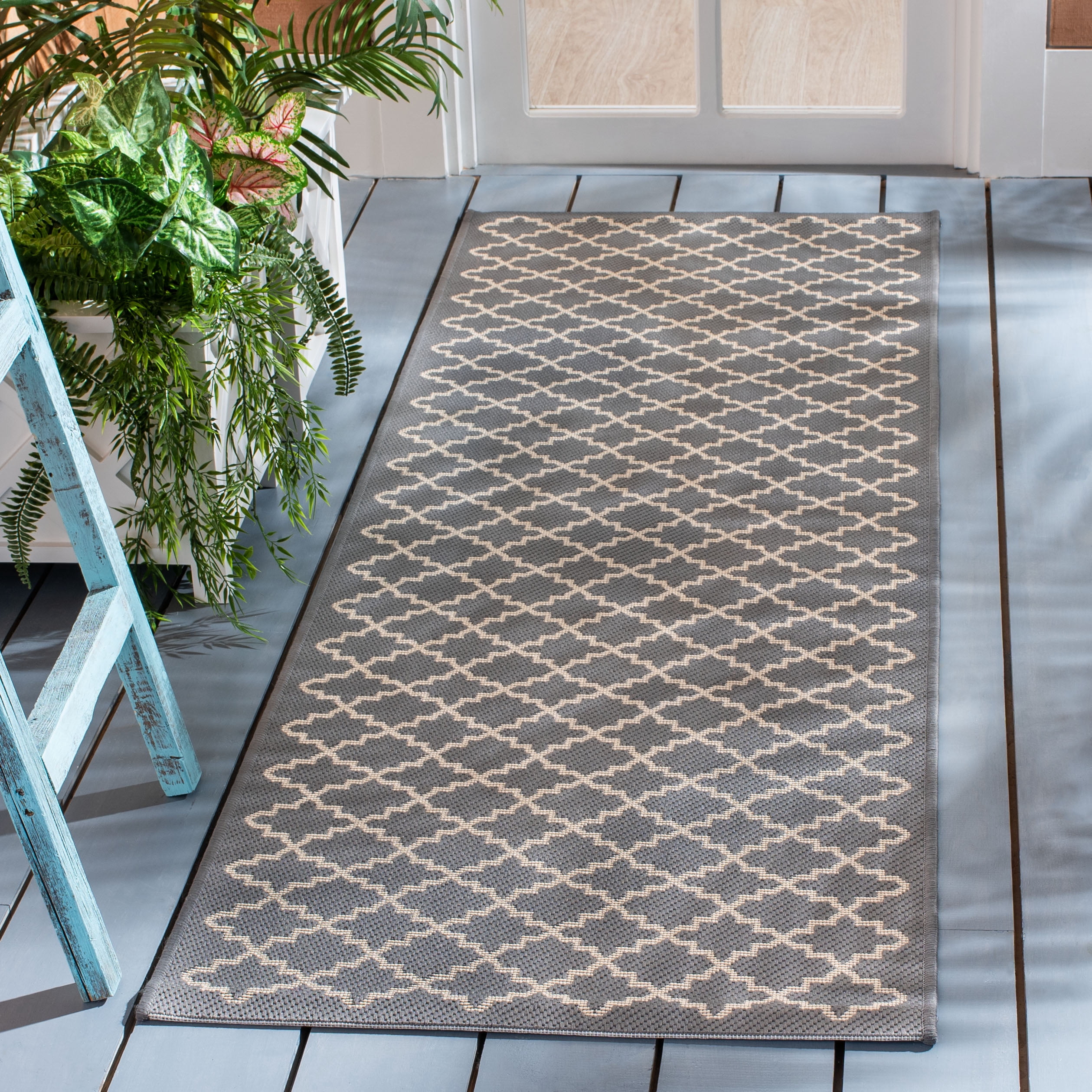 Safavieh Courtyard Hilbert Geometric Indoor/Outdoor Runner Rug, Anthracite/Beige, 2'3" x 6'7"