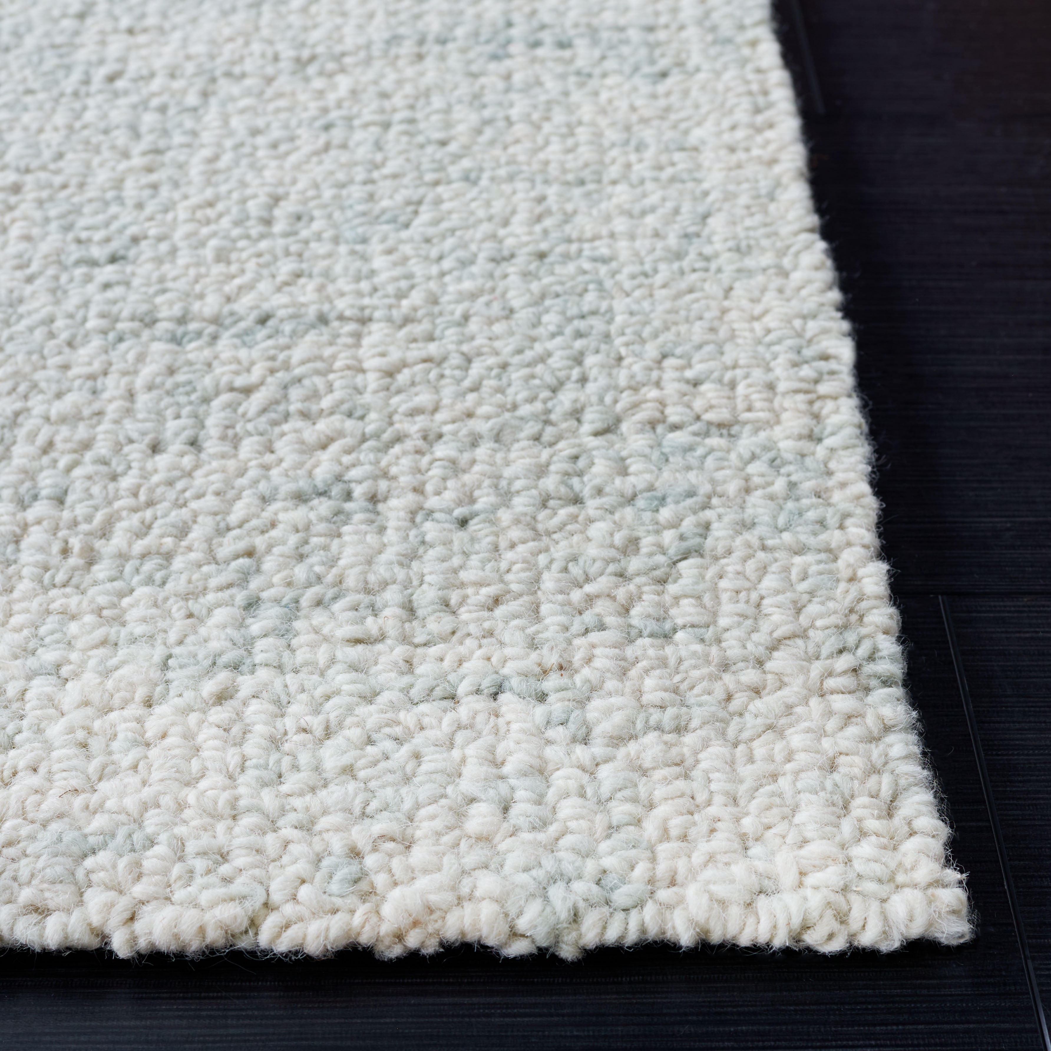SAFAVIEH Abstract Ethelyn Solid Area Rug, Light Sage/Ivory, 6' x 9'