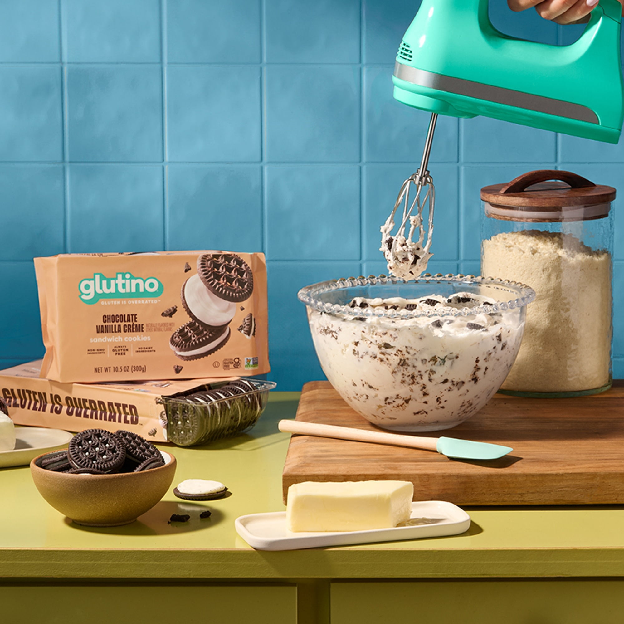 (2 pack) Glutino Gluten Free Chocolate Vanilla Crème Flavored Sandwich Cookies, 10.5 oz.