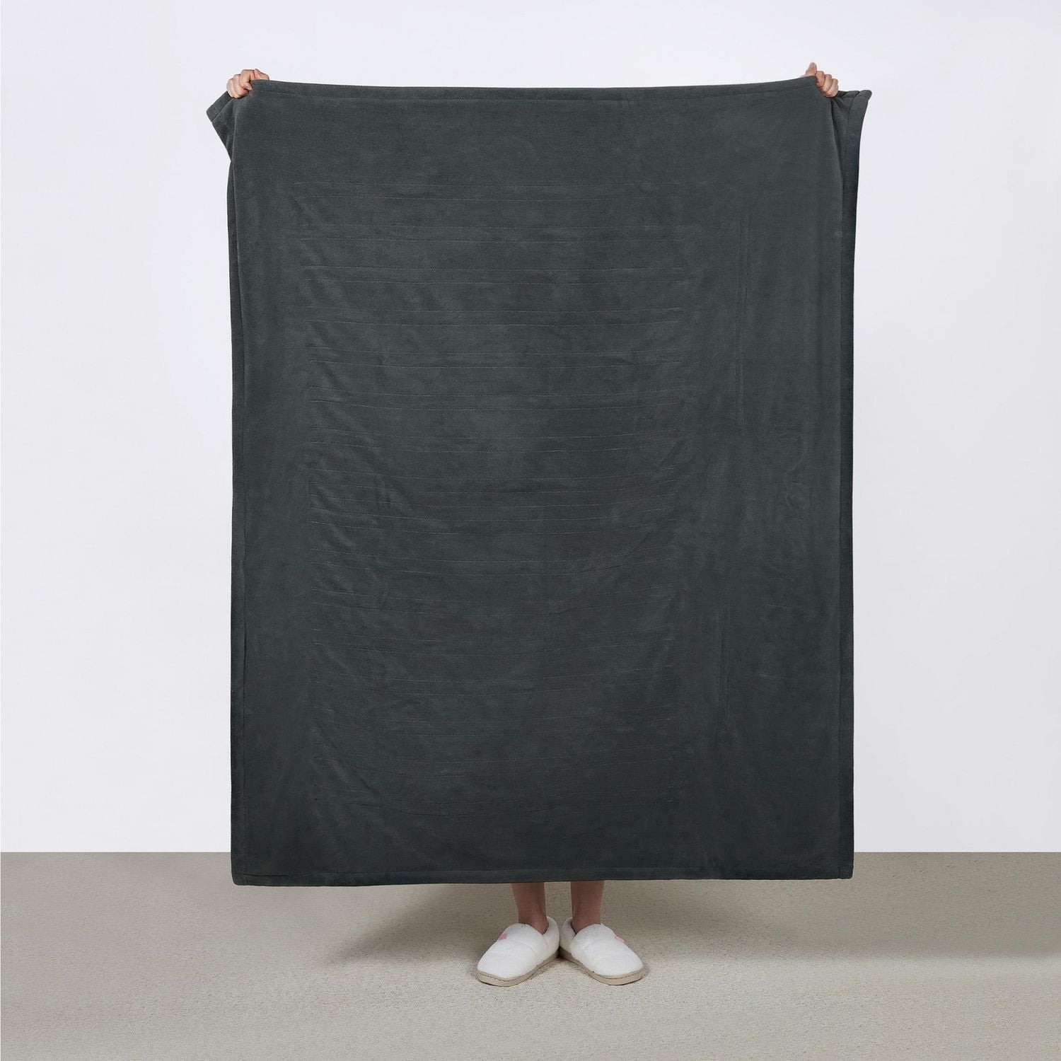 Sunbeam Throw Poseidon Blue Microplush, 4 Heat Settings, 4-Hour Auto Shut-Off, Electric Heated Blanket, 50” x 60”