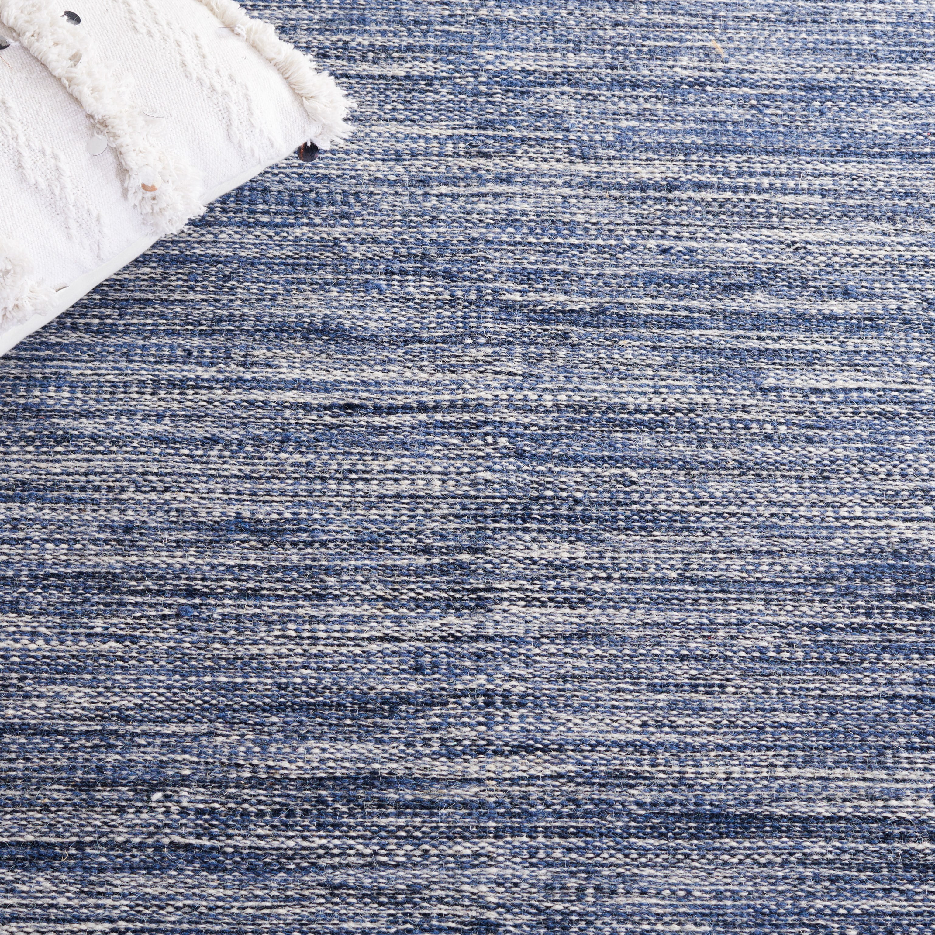 SAFAVIEH Dhurries Ksenija Solid Wool Area Rug, Navy/Beige, 4' x 6'