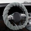 thumbnail image 1 of Funda para volante de coche con protección universal, suave, cálida y antideslizante para coche (14-15 pulgadas)., 1 of 7
