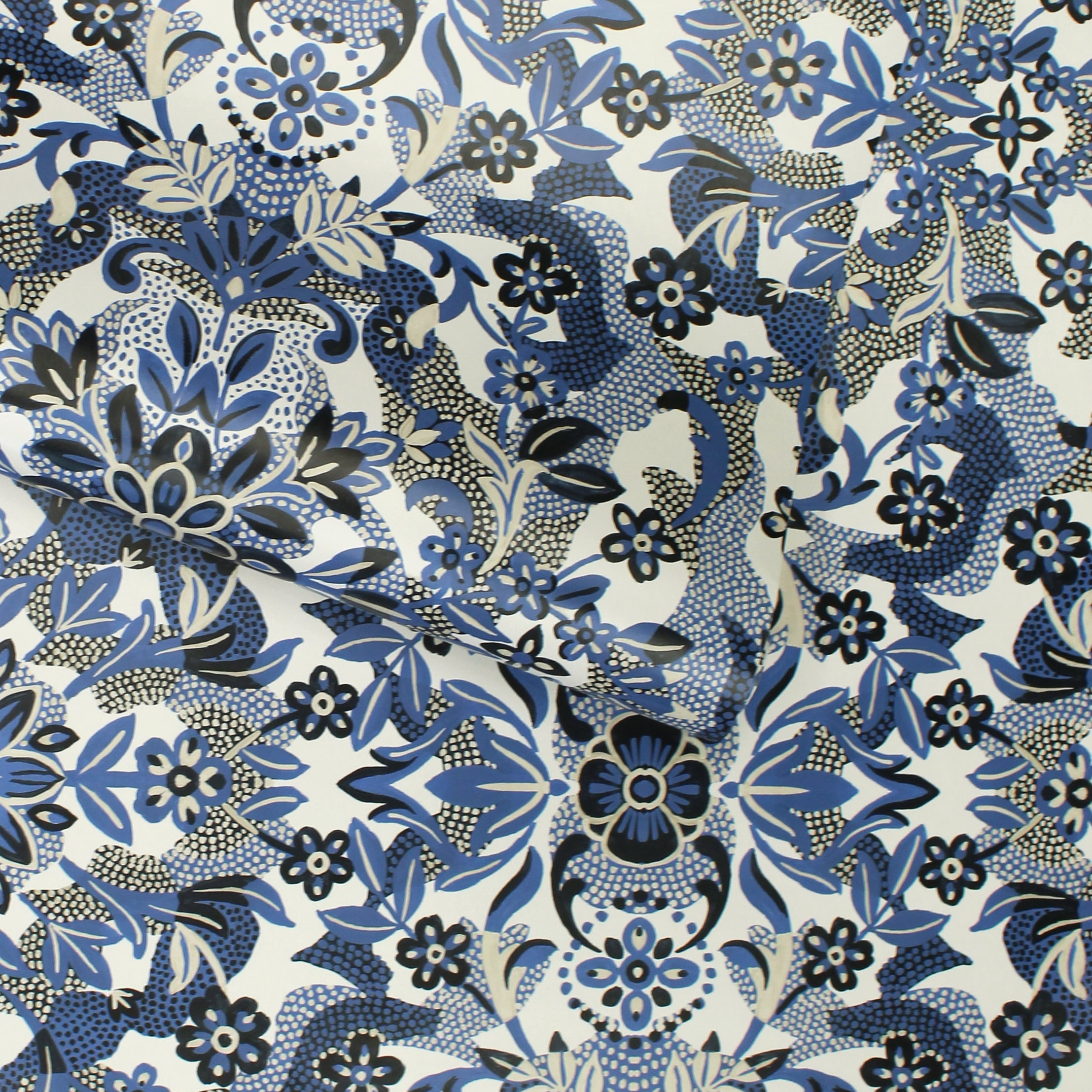Tempaper Ornate Medallion Blue Sapphire Peel and Stick Wallpaper, 20.5" x 16.5'