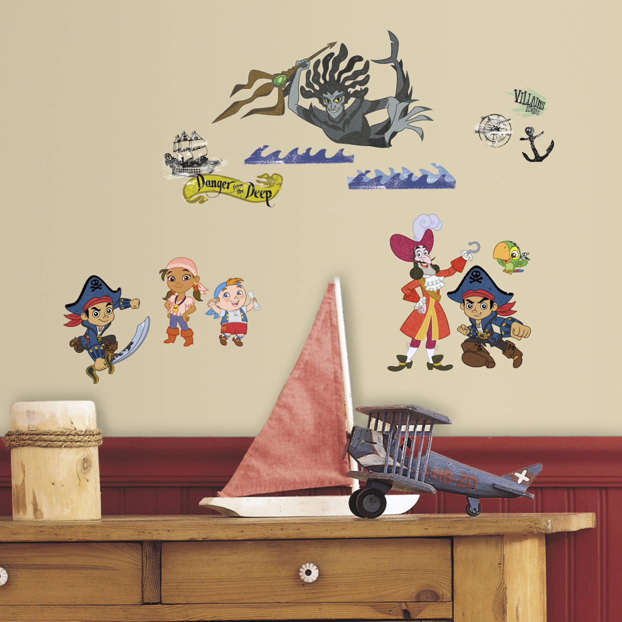 SOUNDS Disney JAKE AND THE NEVERLAND Talking Wall Friend Decal Toy Gift LIGHTS 