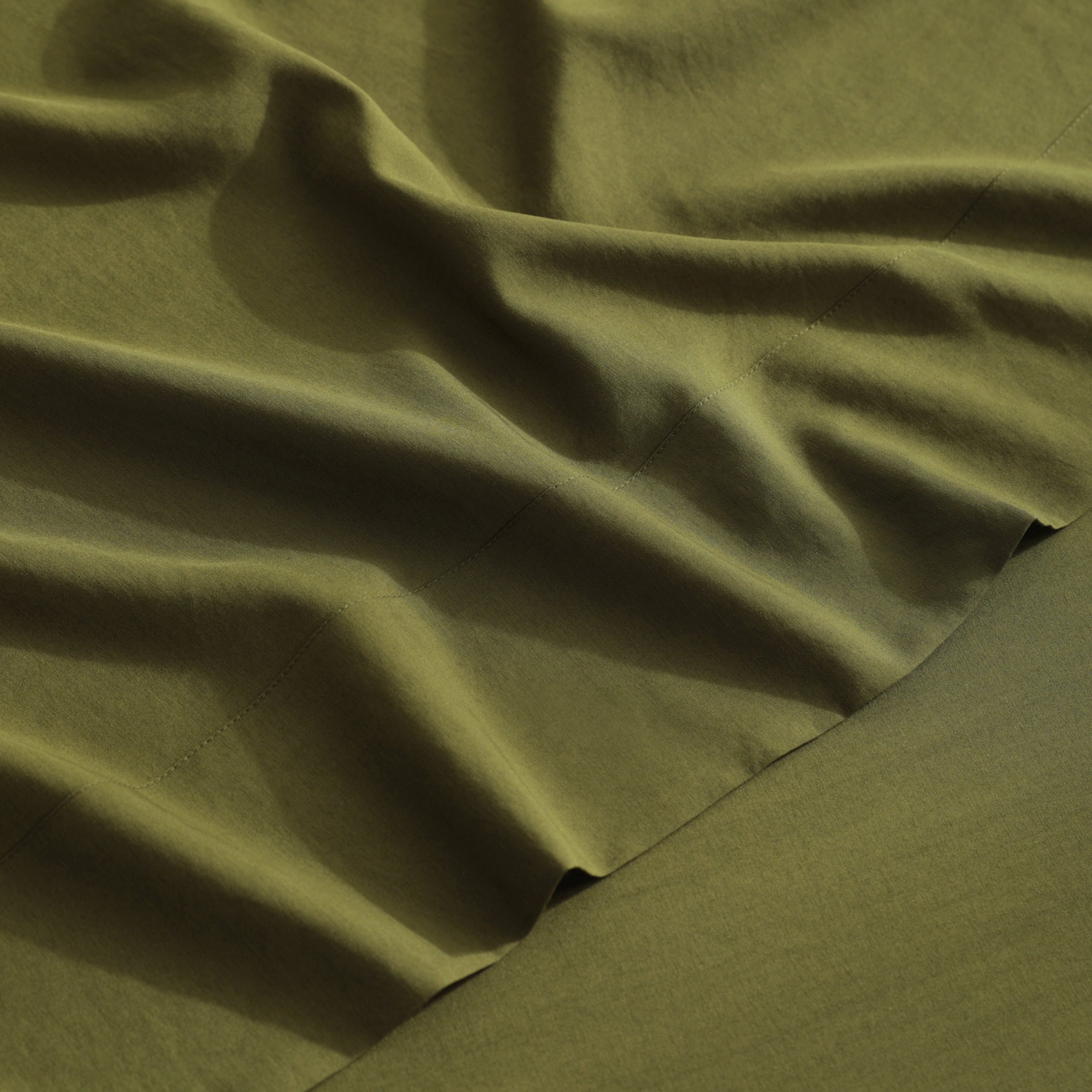 Ultra Soft Bamboo Sheet Set of 4, Durable and Cooling Bamboo Fiber Bed Sheet Set, Queen, 1 Flat Sheet +1 Fitted Sheet +2 Pillowcases, Army Green