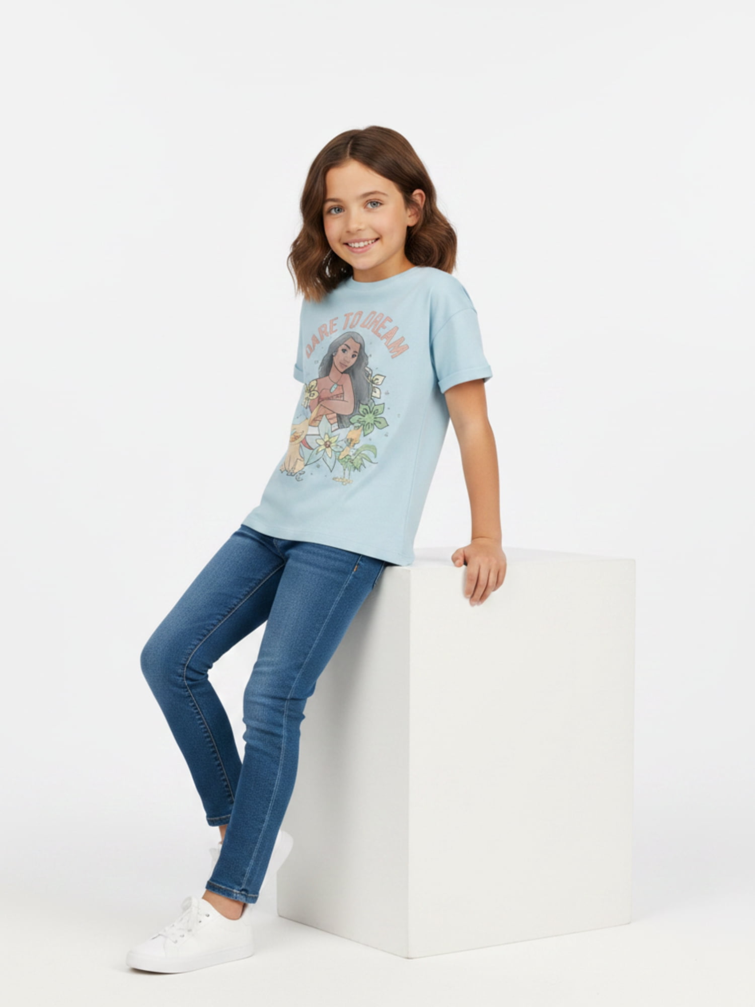 Disney Moana Girls' Graphic Tee with Short Sleeves, Sizes 4-16