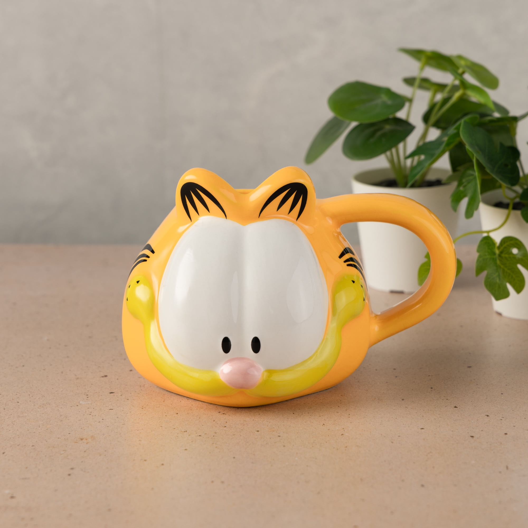Garfield 16 fl oz Ceramic Sculpted Mug - Walmart.com