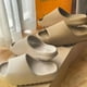 thumbnail image 3 of Yezzy EVASlippers-Sandalias de nubes para hombre y mujer, zapatillas de suela gruesa suave, zapatos de aumento de altura interior y exterior, pareja de 36-45, 3 of 7