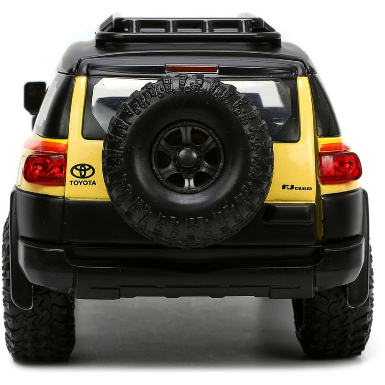 Just Trucks 1:24 Toyota FJ Cruiser with Rack Die-cast Car
