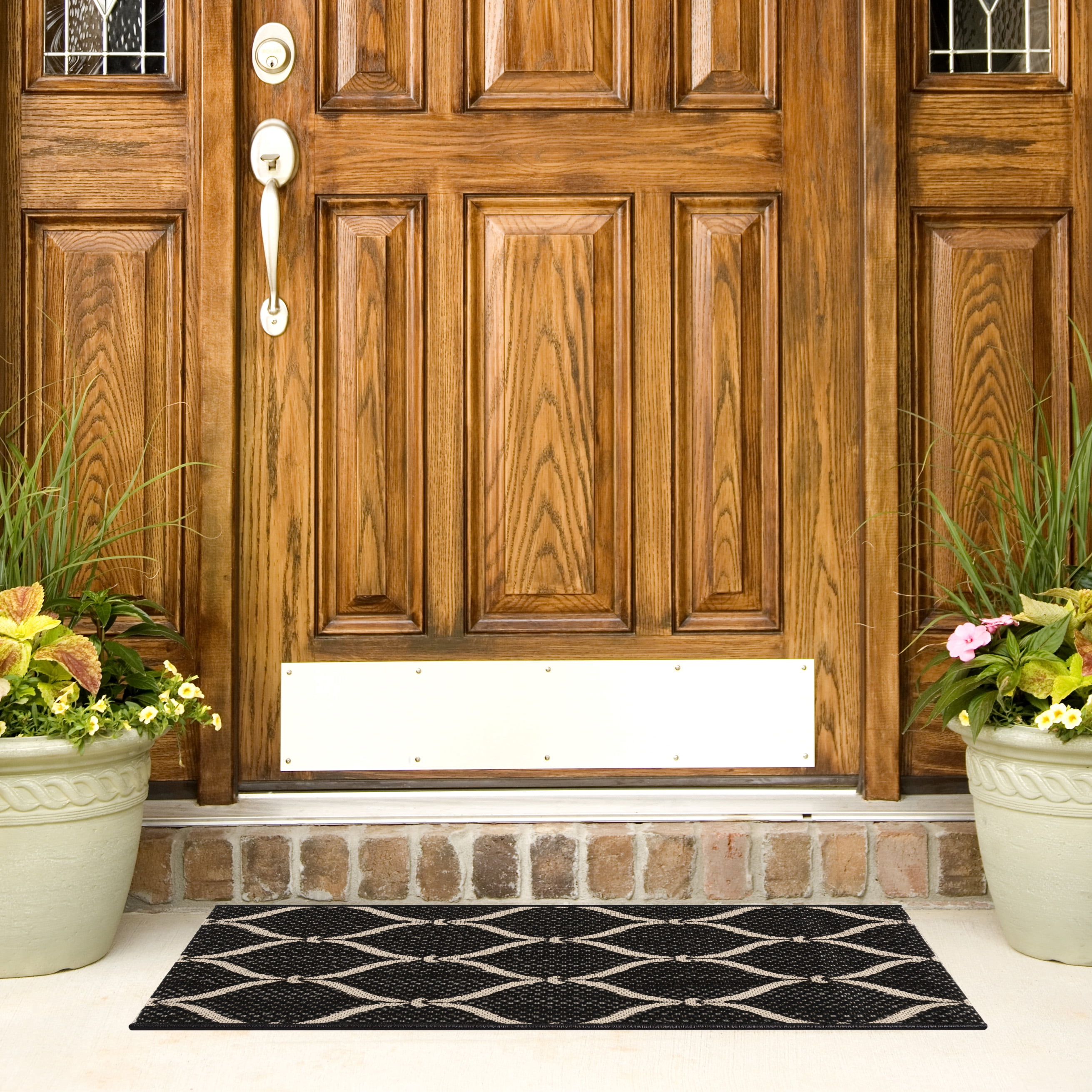 SAFAVIEH Courtyard Linnet Geometric Indoor/Outdoor Area Rug, Black/Beige, 5'3" x 7'7"