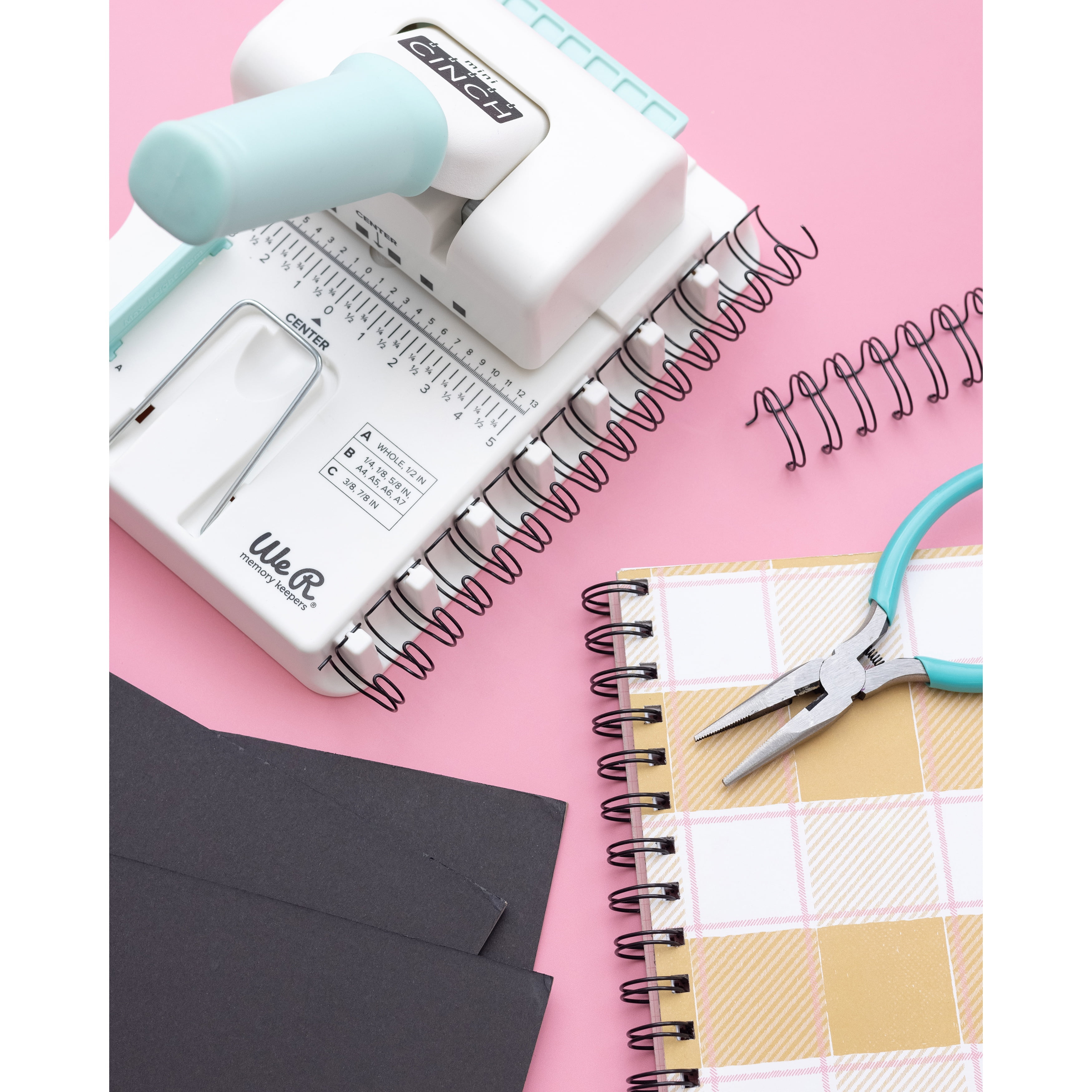 We R Memory Keepers Mini Cinch Book Binding Machine Bundle with