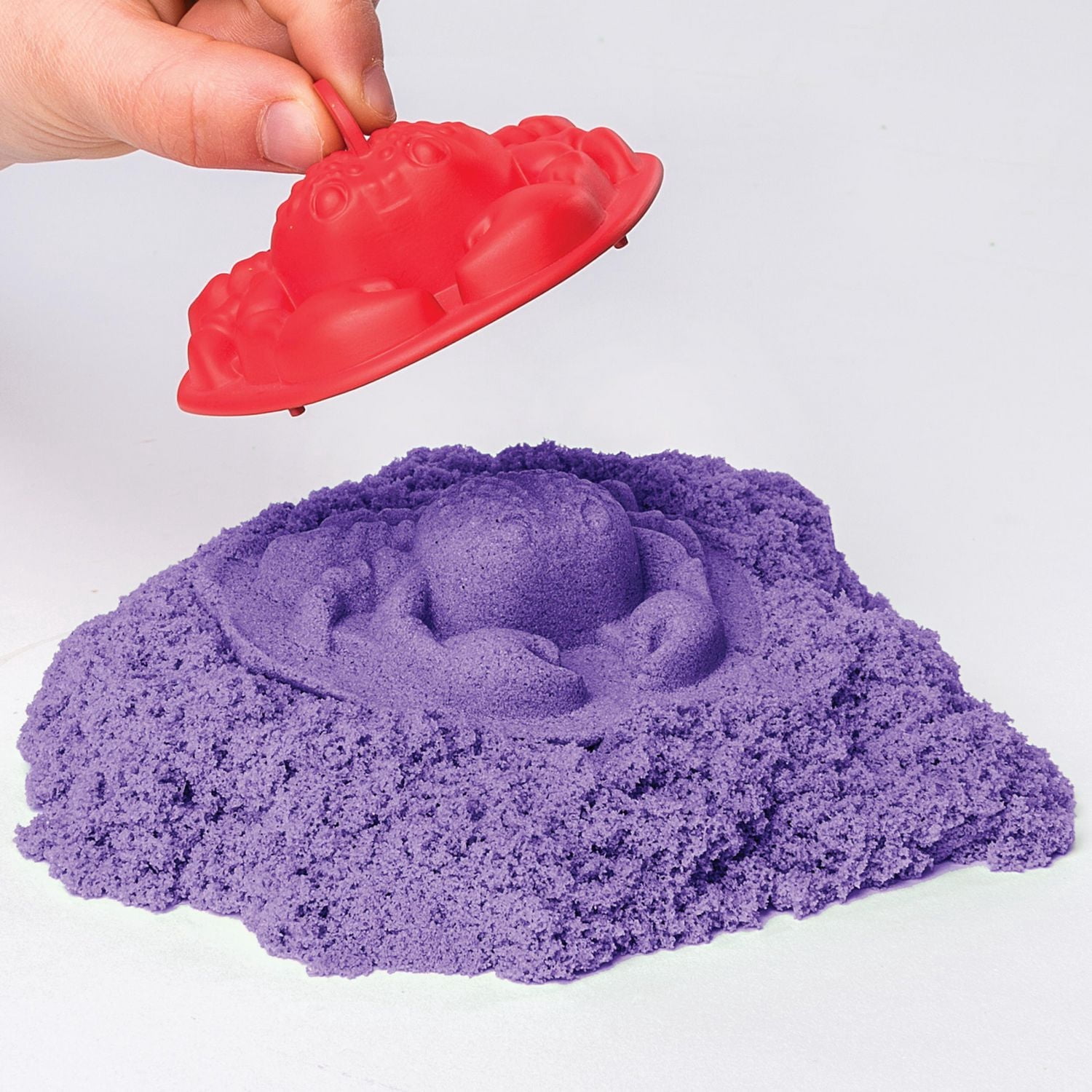 Kinetic Sand, Sandbox Set Kids Toy with 1lb All-Natural Purple Kinetic Sand and 3 Molds, Sensory Toys for Kids Ages 3 and up