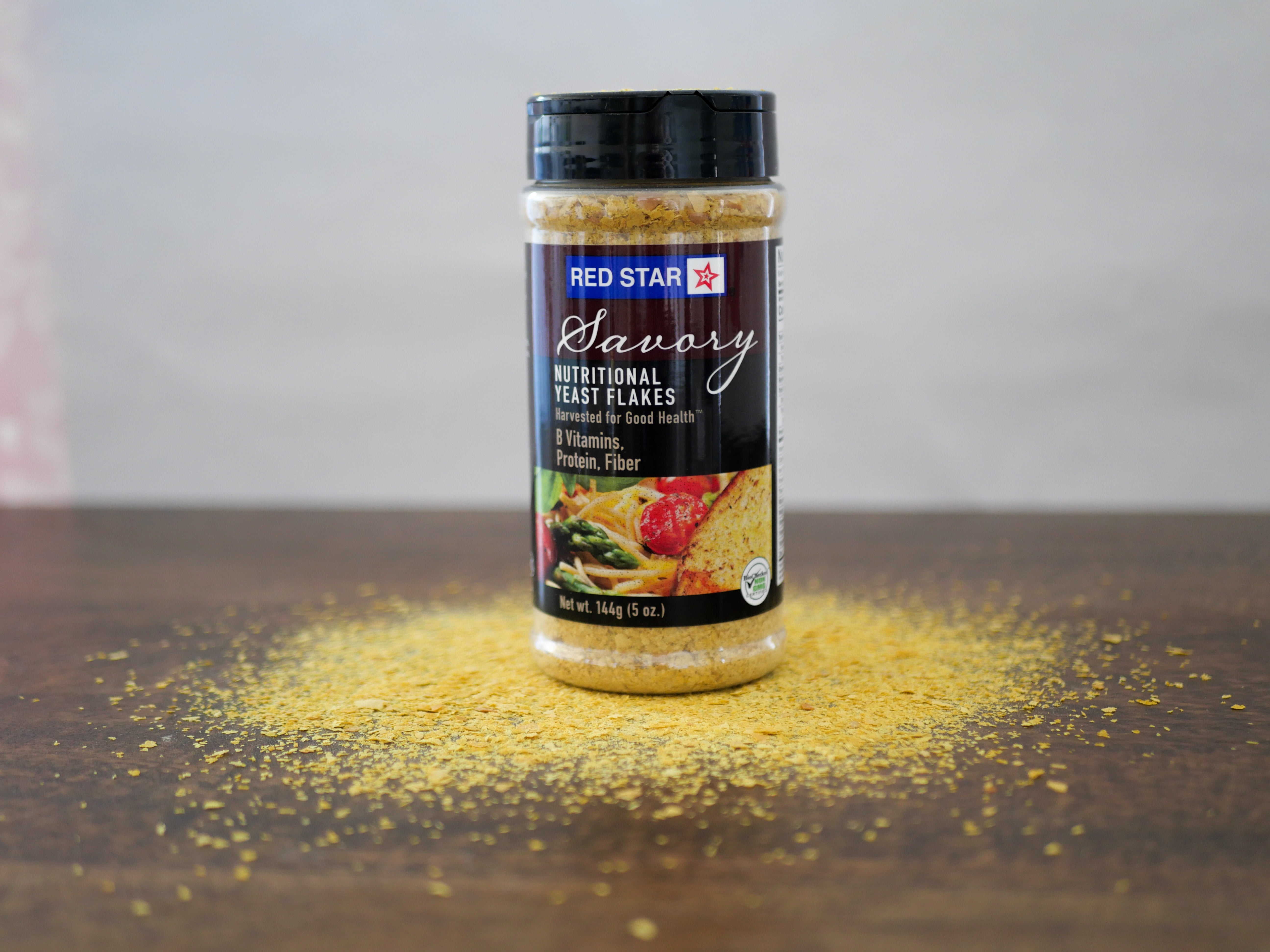 (6 pack) Red Star Savory Nutritional Yeast Flakes, 5 oz Shaker, Contains Soy