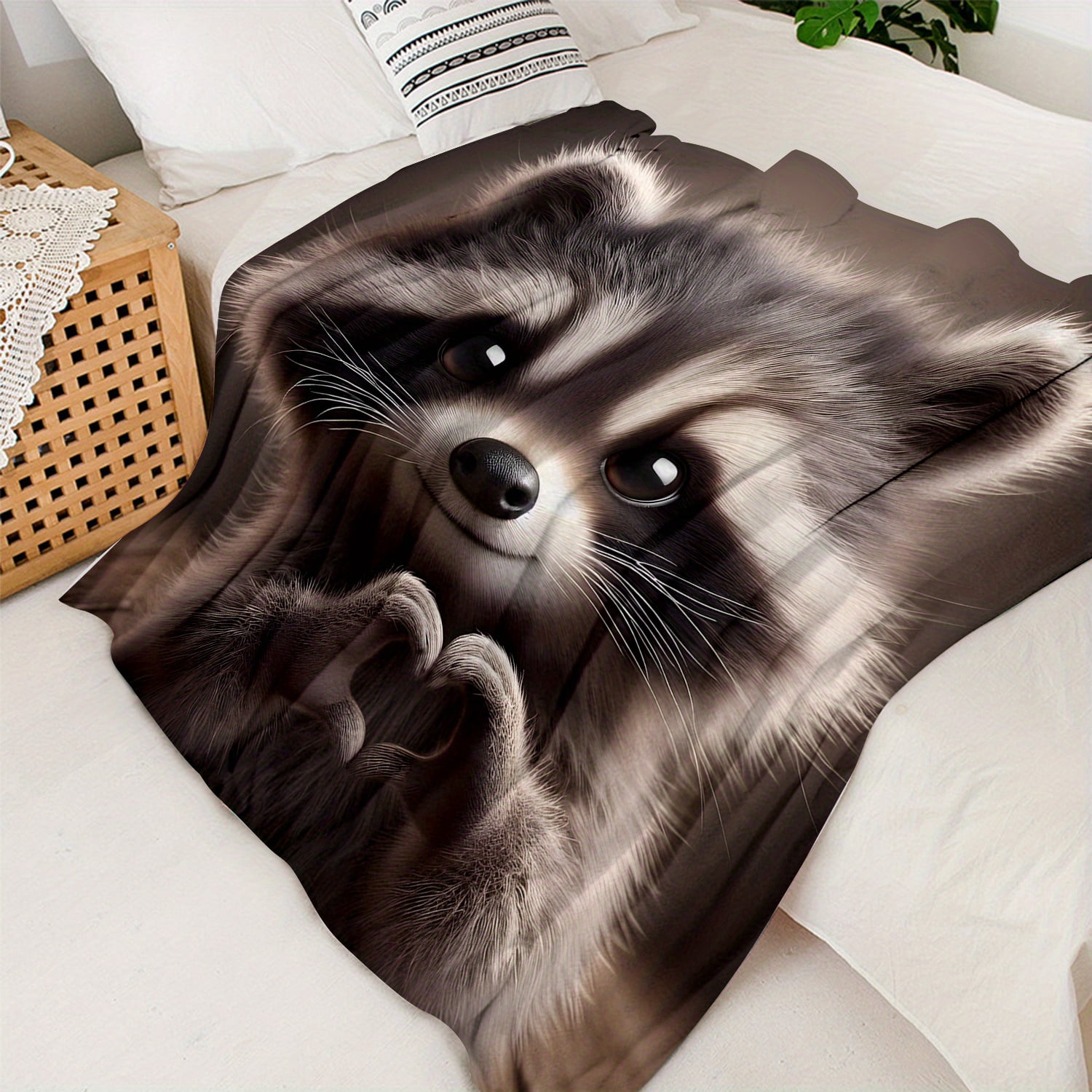 Super Soft Raccoon Heart Design Flannel Blanket - Cozy All-Season Throw for Sofa, Bed & Naps, Contemporary Style Mixed Colors