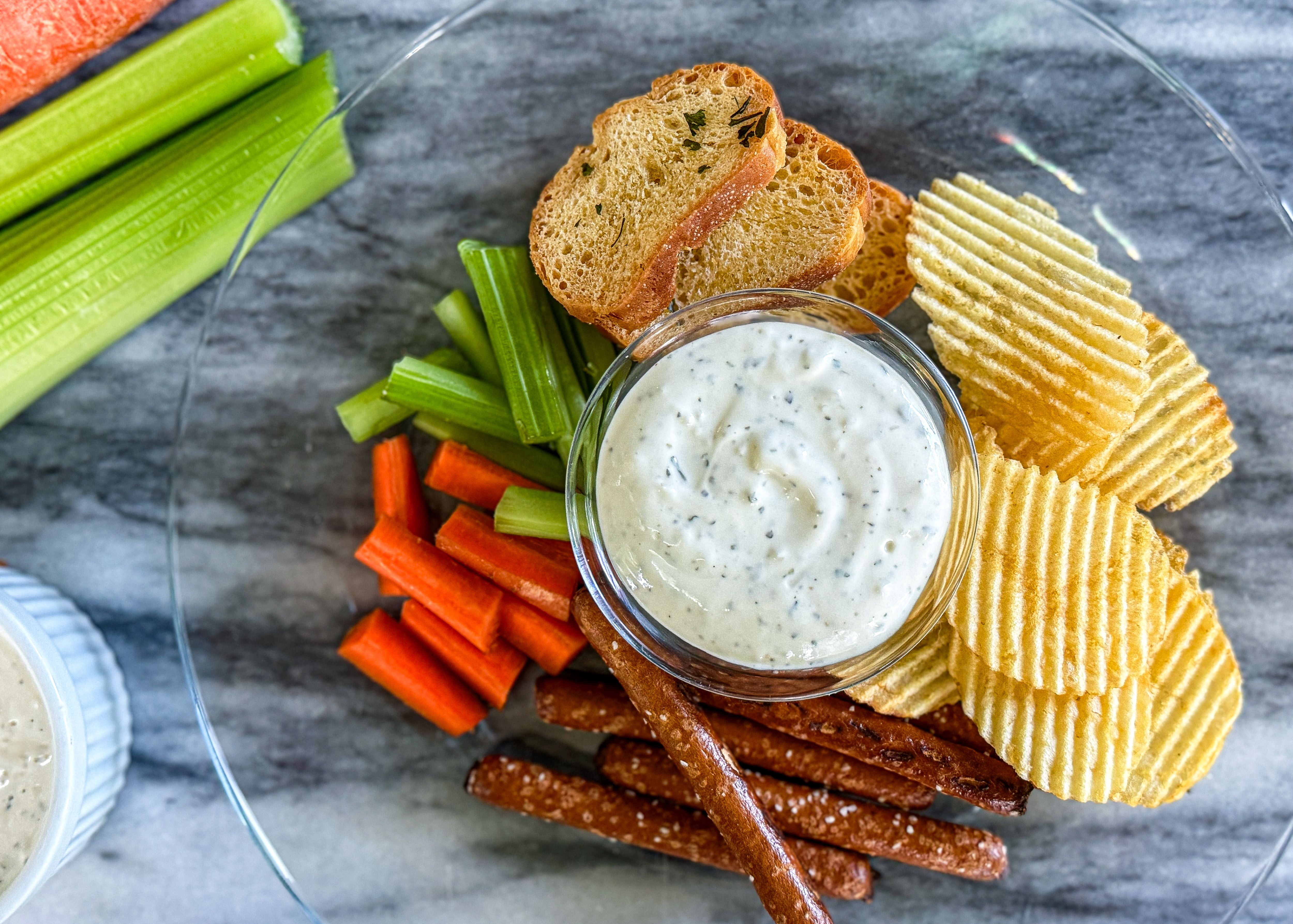 Great Value Gluten-Free French Onion Dip, 16 oz Tub, Refrigerated