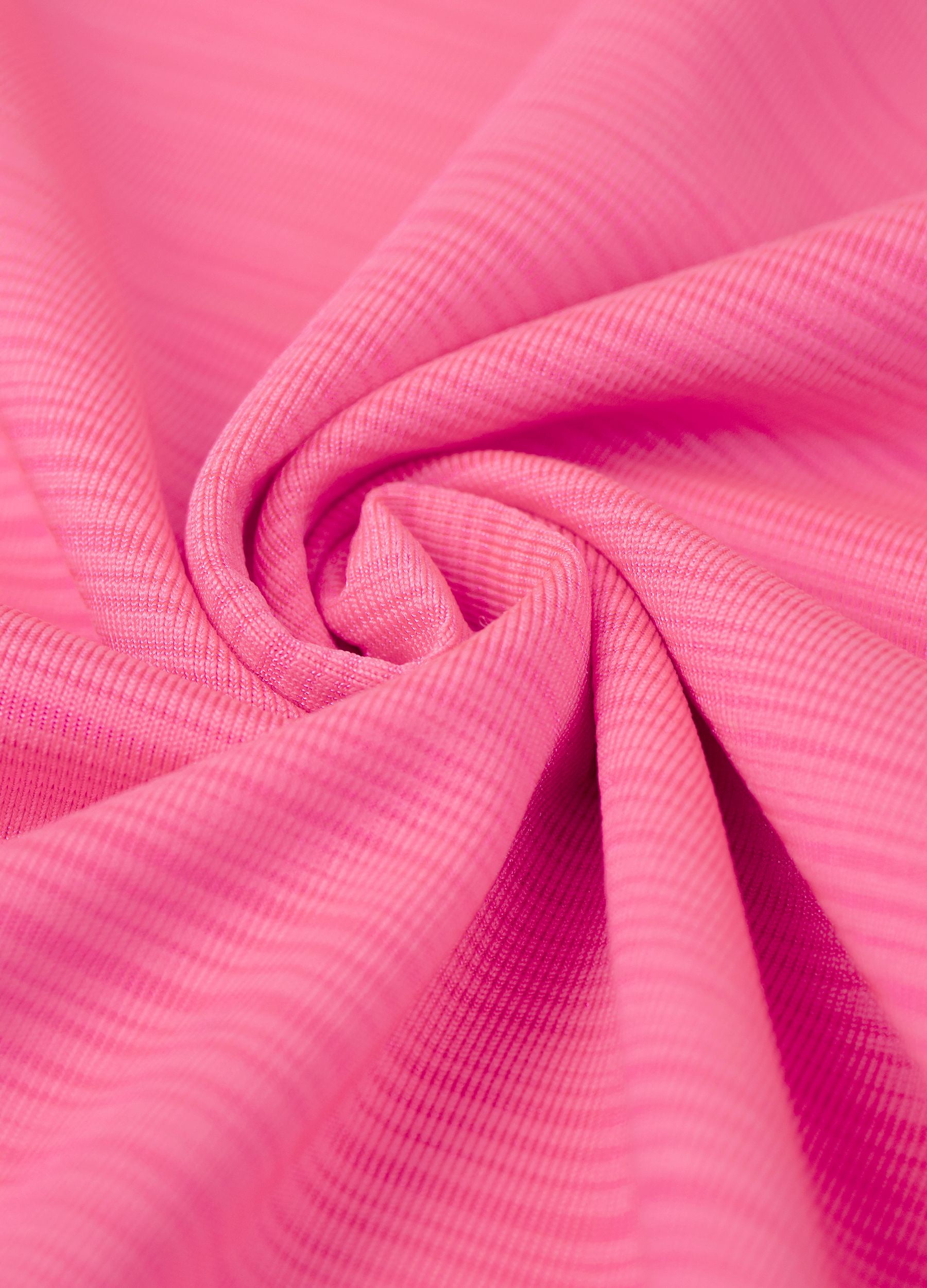 Please note that the information provided is based on reliable sources. For more precise details, kindly refer to the official product specifications. Description composed by ChatGPT.