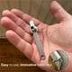 thumbnail image 5 of Kit de herramientas para purgar radiadores con empuñadura ergonómica para facilitar el mantenimiento del sistema de calefacción y liberar rápidamente el aire para reparaciones caseras., 5 of 7