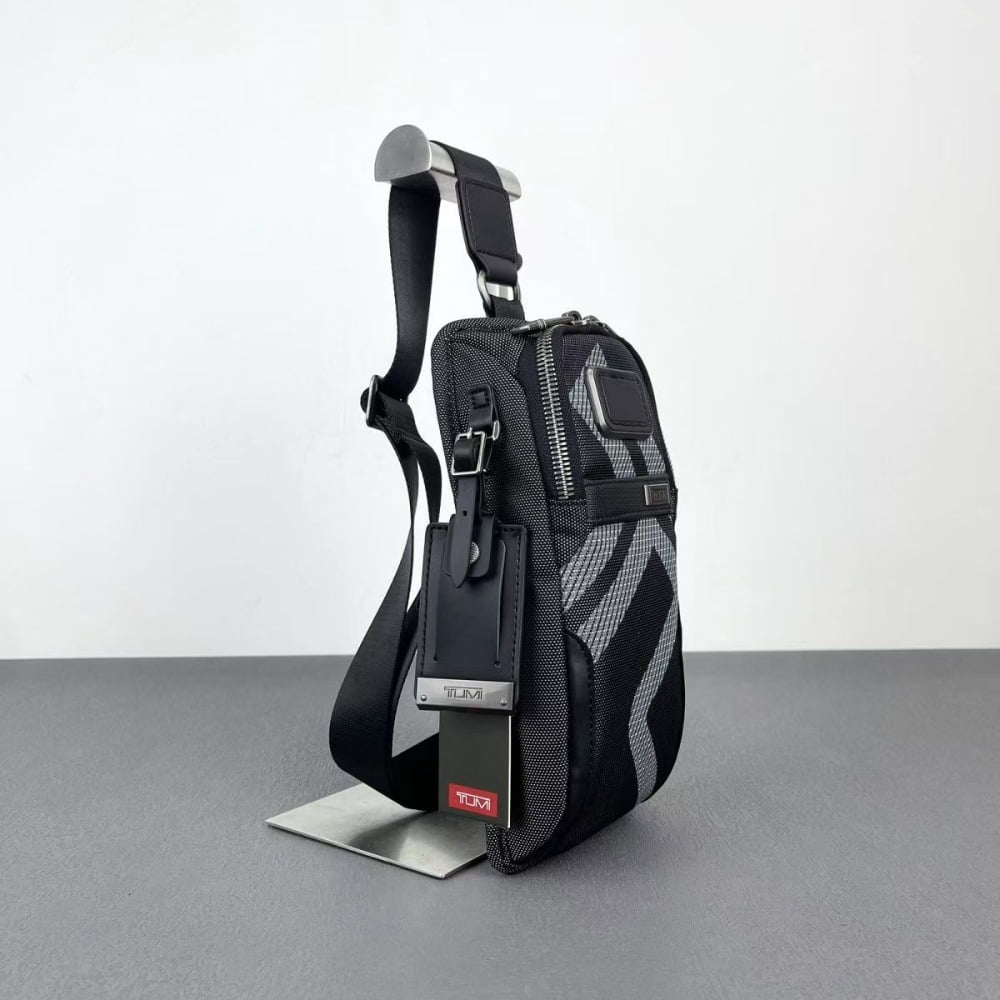 Hue & Hold Alpha 3 Series Ballistic Nylon Compact Sling One Shoulder Bag Portable Men's Chest Bag Black