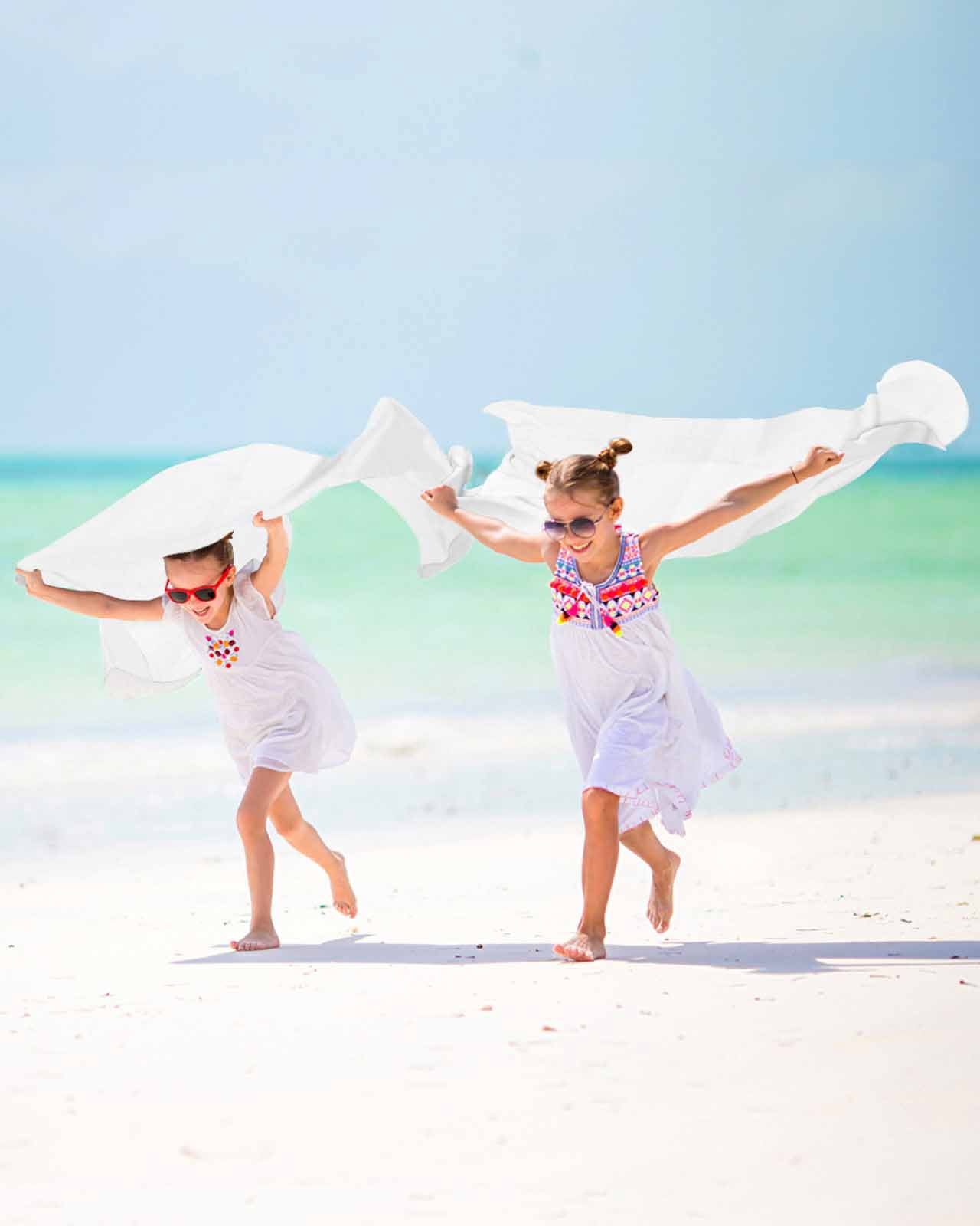 White Beach Towels Oversized Super Absorbent, Modern Minimalist Pure Soild Color Lightweight Bath Towel Quick Dry Sets For Bathroom/Pool/Rv Camping/Beach Play/Gym Room/Picnic 23"x47"