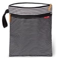 thumbnail image 1 of Bolsa Impermeable Skip Hop Raya Blanca y Negra, 1 of 2