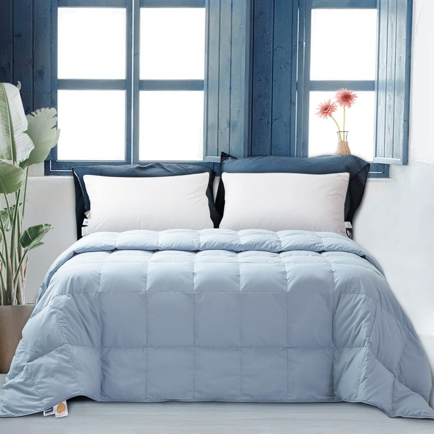 Topllen Extra Lightweight Cooling Summer Comforter Queen Down Blanket