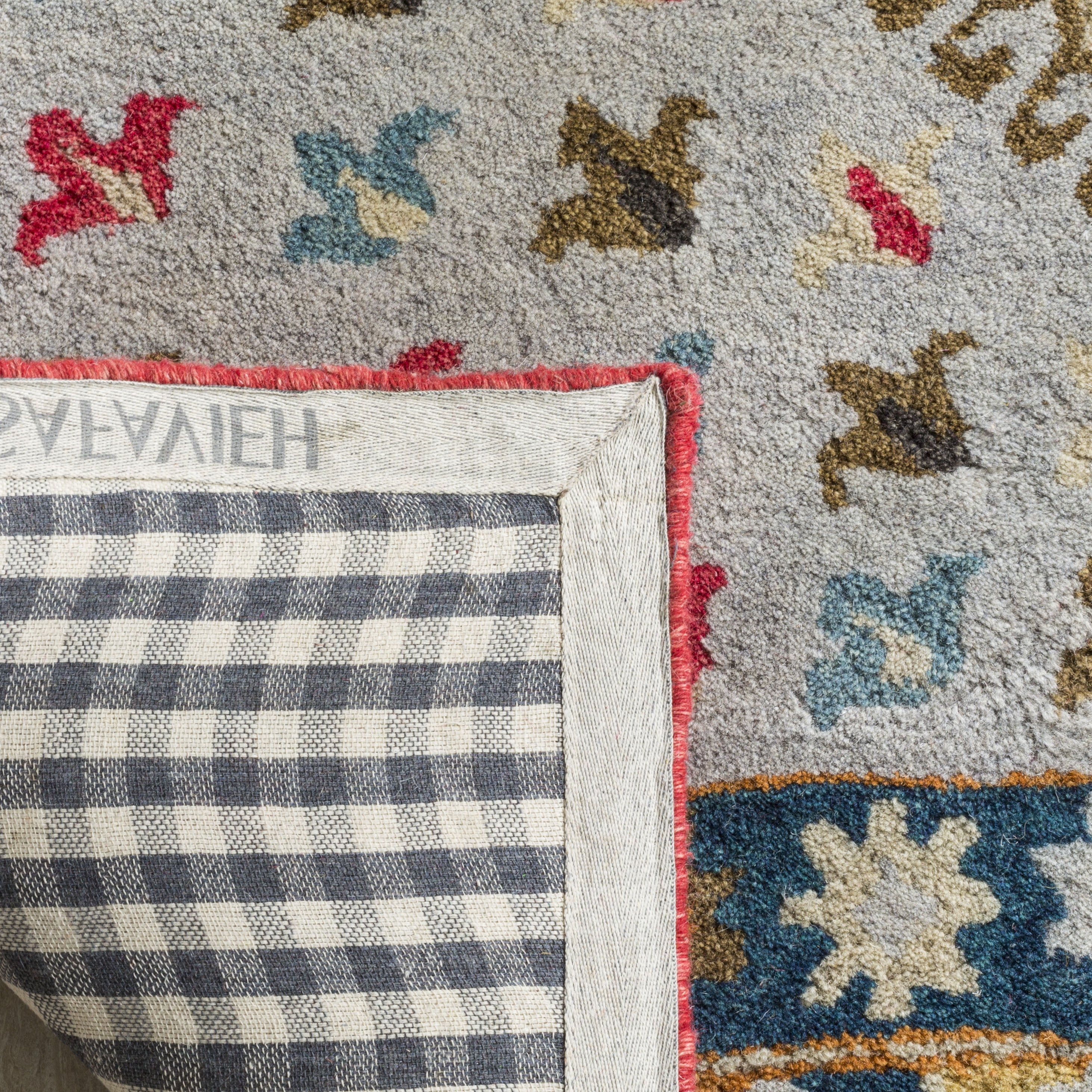SAFAVIEH Heritage Rosheen Floral Wool Area Rug, Grey/Red, 5' x 8'