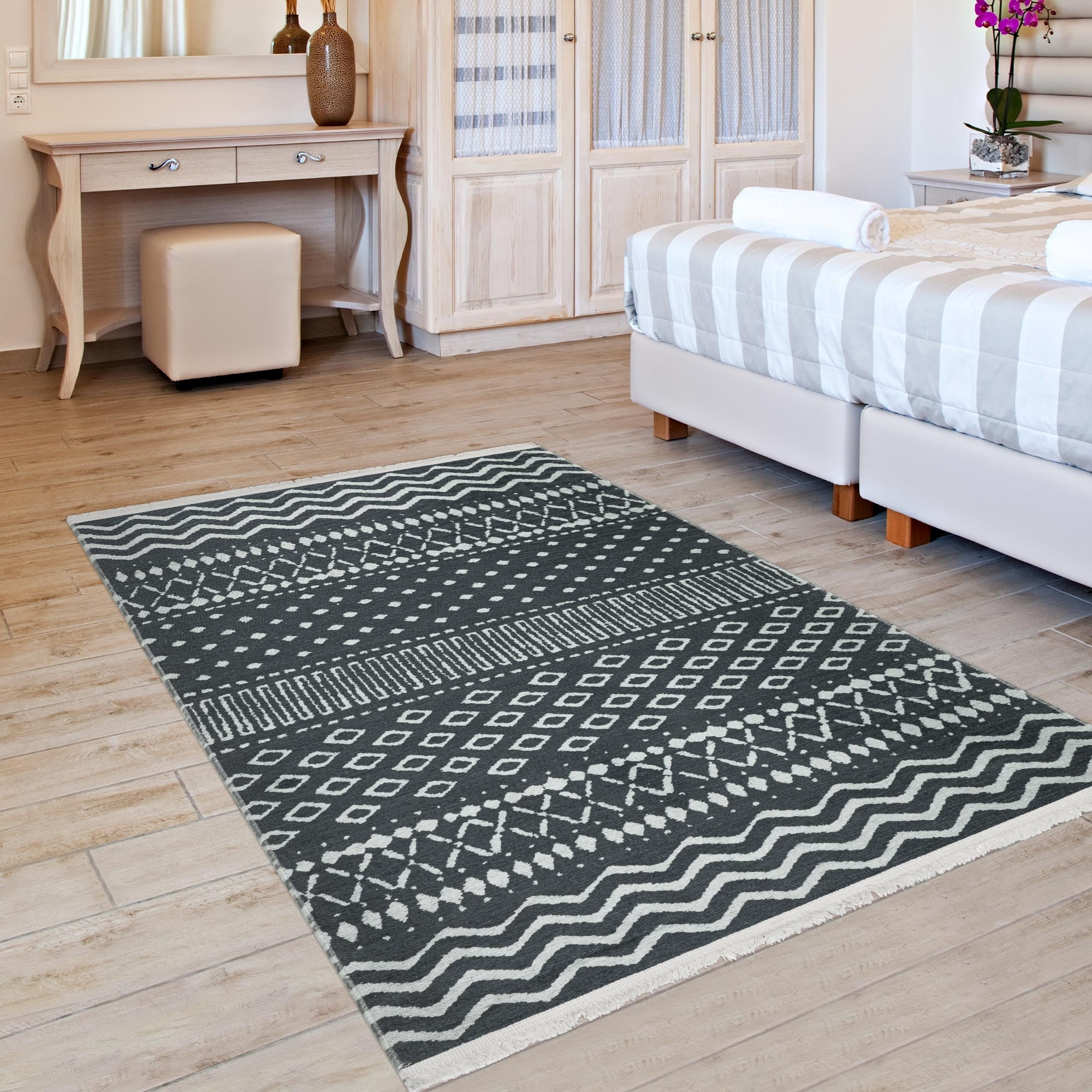HAOCOO Boho Rug for Living Room 4' x 6', Moroccan Geometric Woven Cotton  Large Area Rug, Machine Washable Rug Indoor Outdoor Rug for Bedroom Dining  Room price in Saudi Arabia