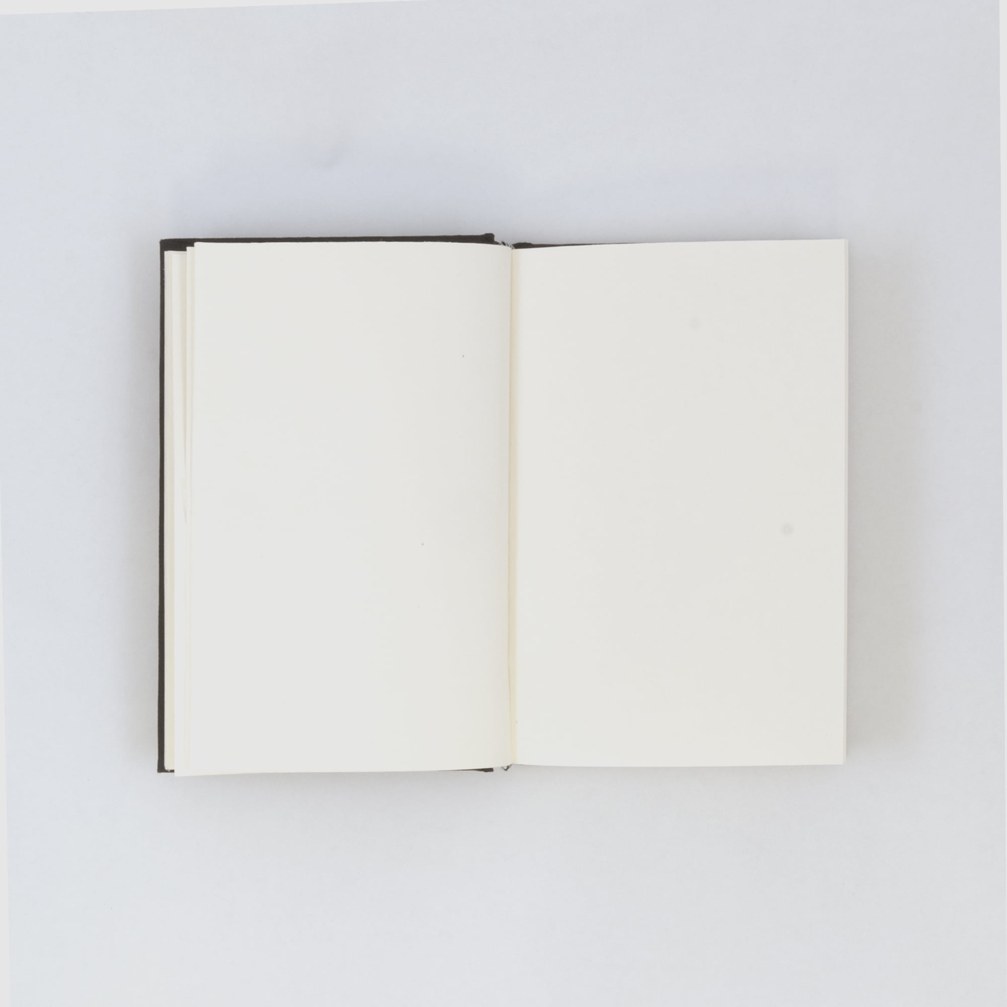 Pentalic Traditional Hardbound Sketchbook - Black, 110 sheets / 8.5 x 11 in  - Kroger