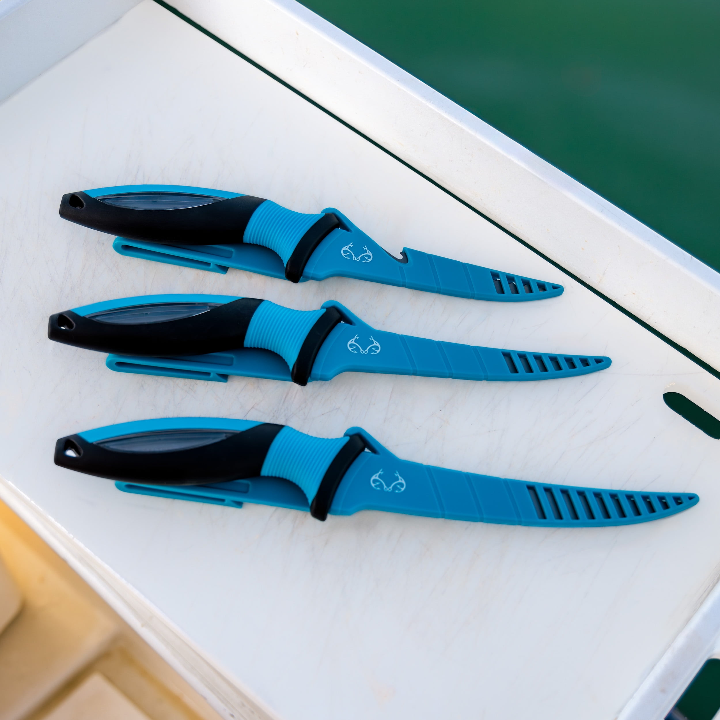 Realtree Fishing Stainless Steel Bait Knife 5-inch Blade Length Black and Blue