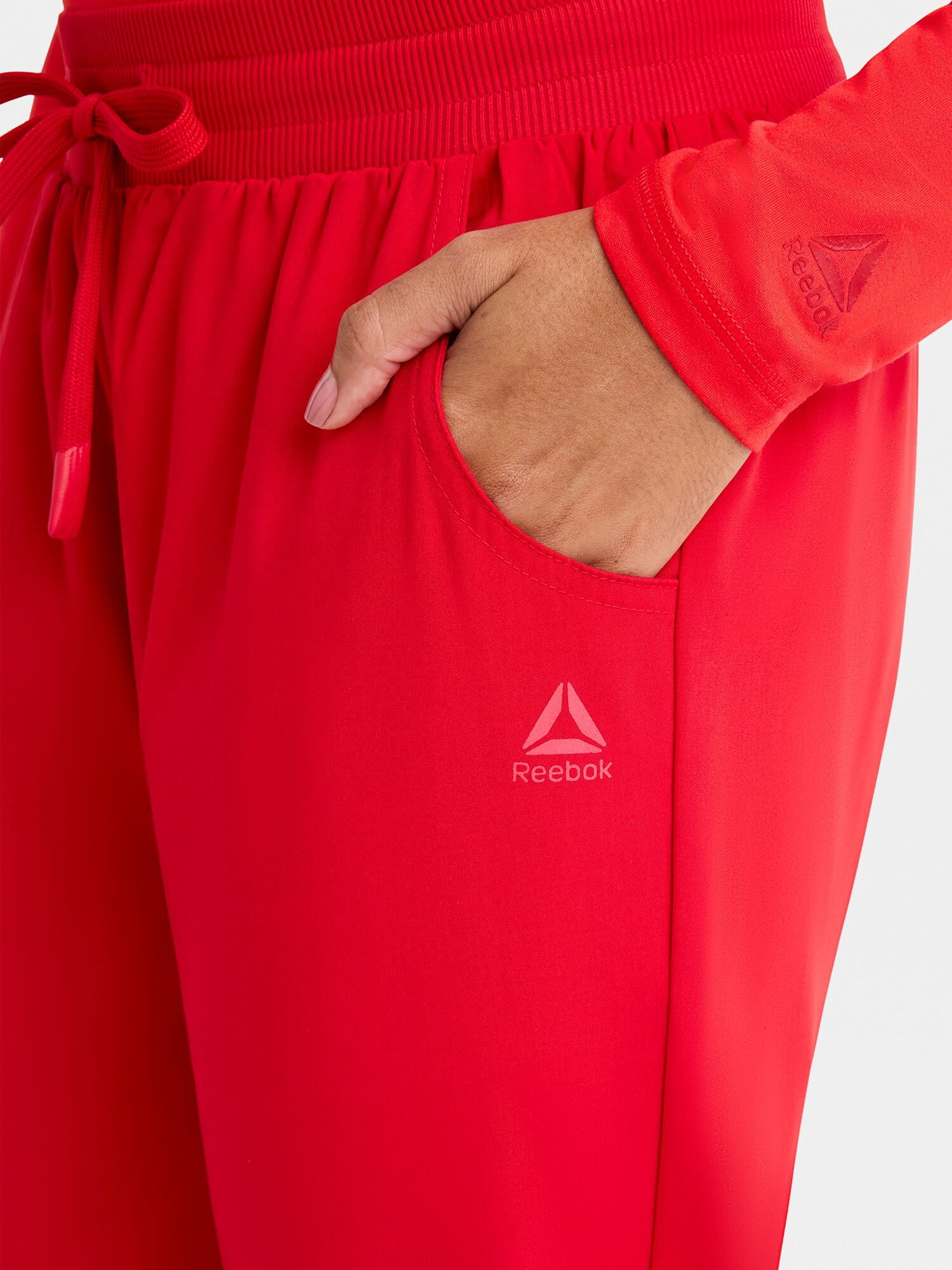 Reebok Women's Tech Comfort 4 Pocket Straight Leg Scrub Pants, 1 Pack, Sizes S - 3XL