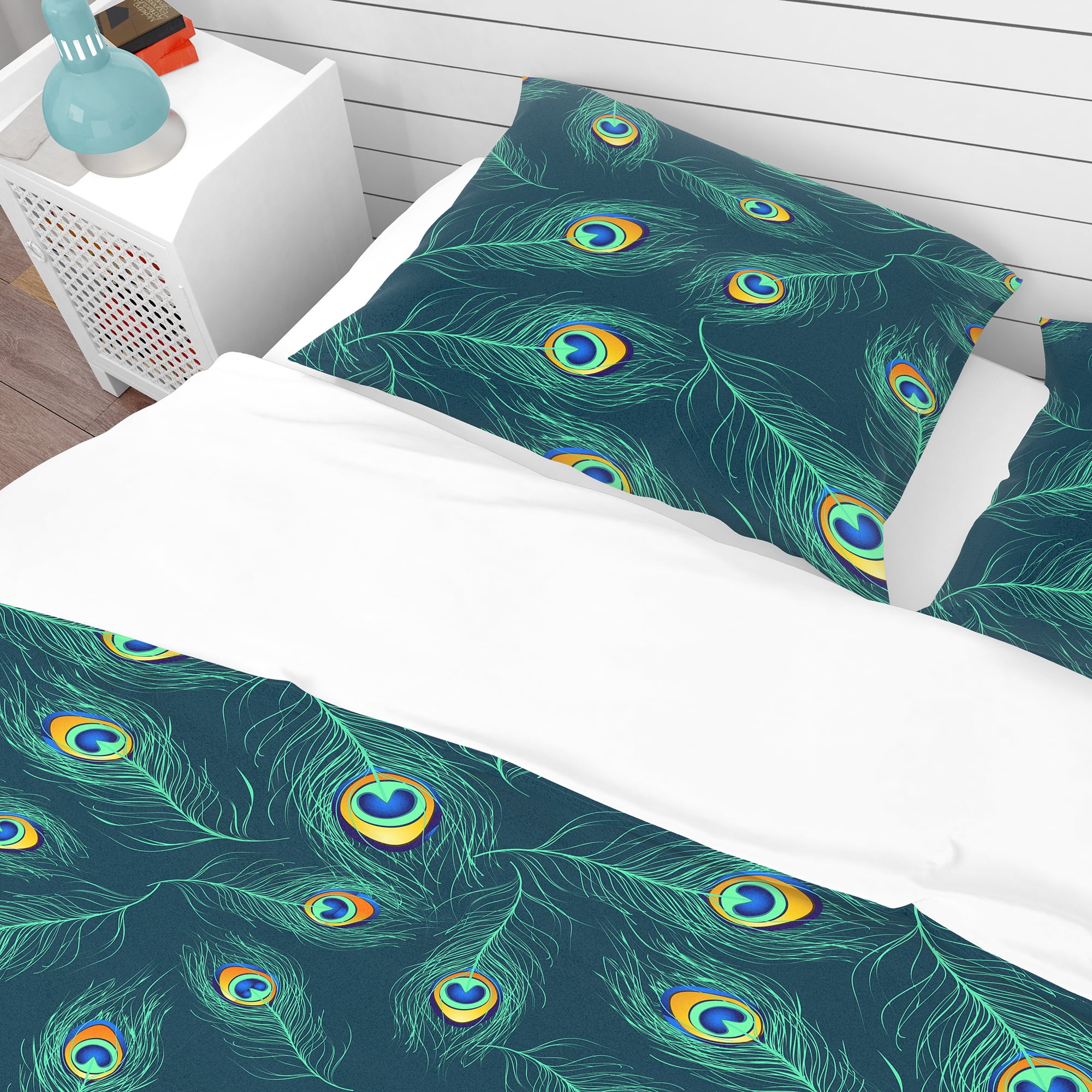 Designart 'Pattern of Peacock Feathers' Modern & Contemporary Duvet Cover Set