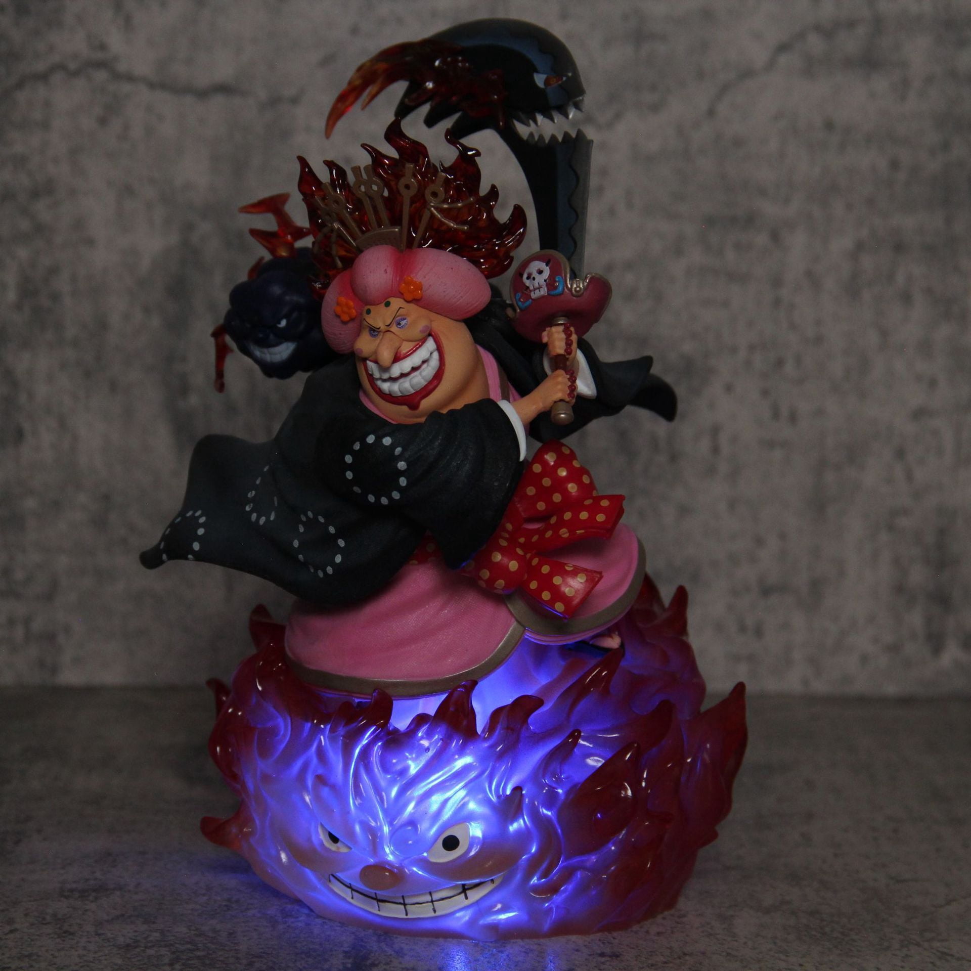 Resonance Sea Emperor Big Sea Aunt Anime Figure Model