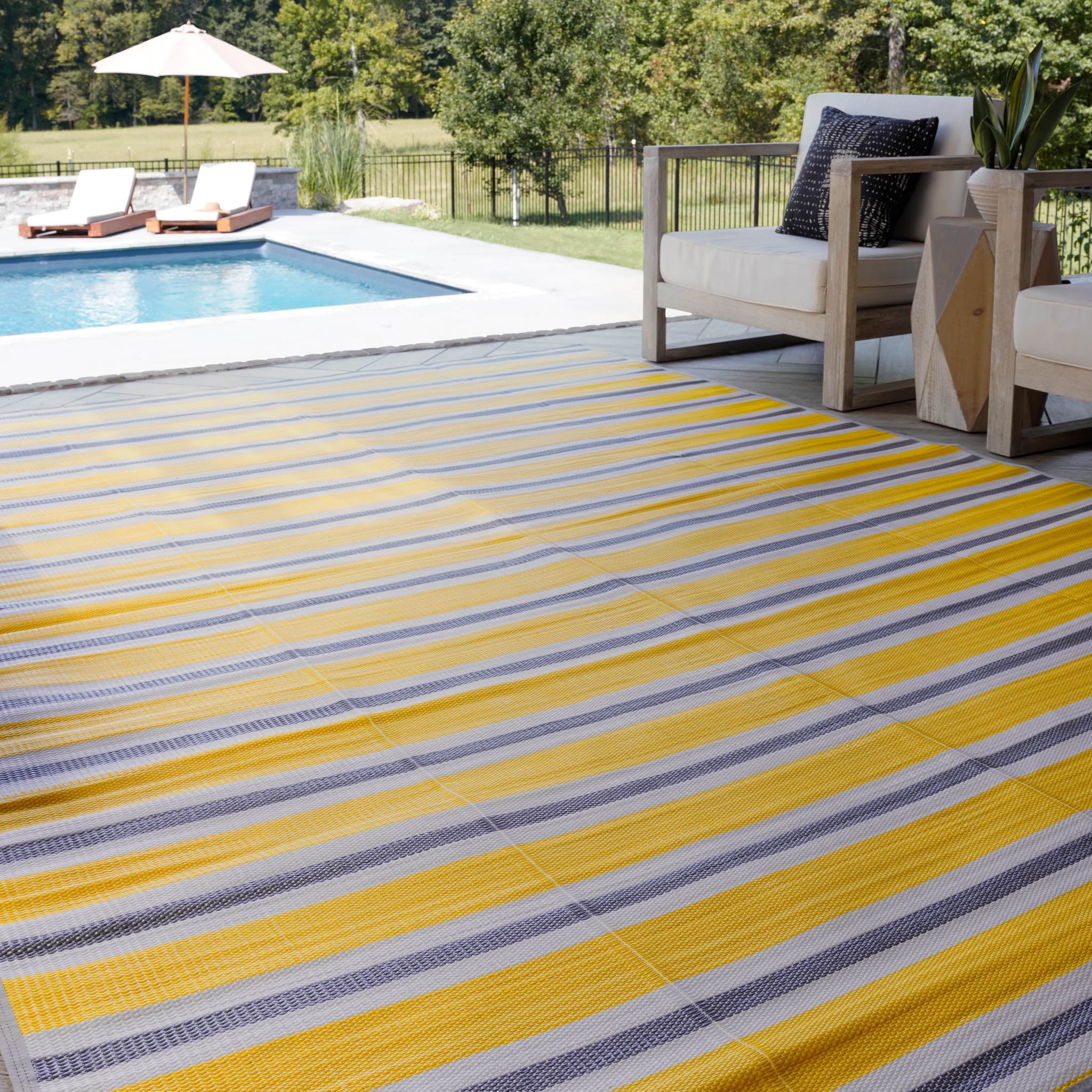 Luna Contemporary Stripe Yellow and Gray Polypropylene Reversible Plastic Straw Outdoor Area Rug, 4' x 5'11'' Rectangle