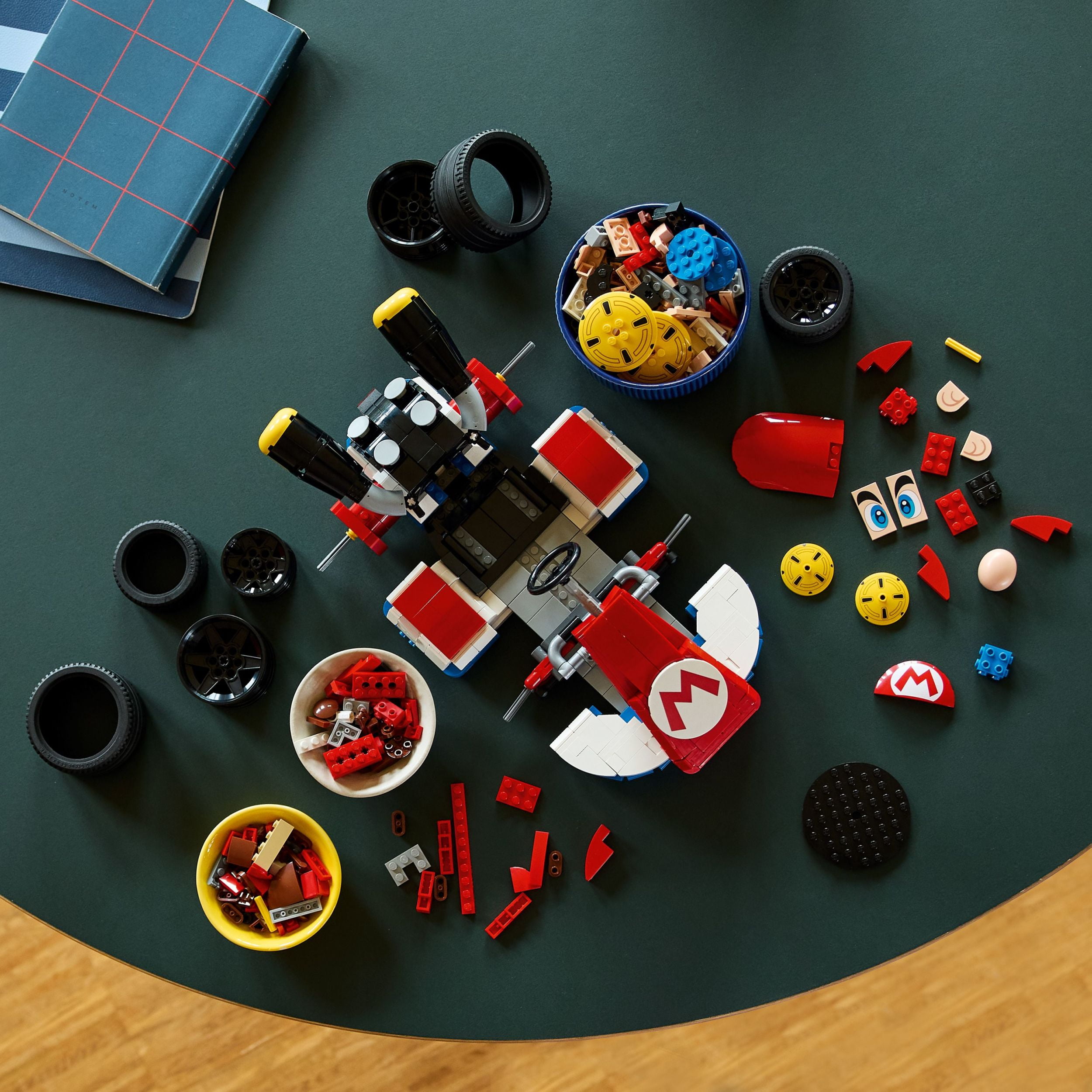 LEGO Super Mario : Mario Kart : Mario et Kart Standard, Modèle à Collectionner 72037