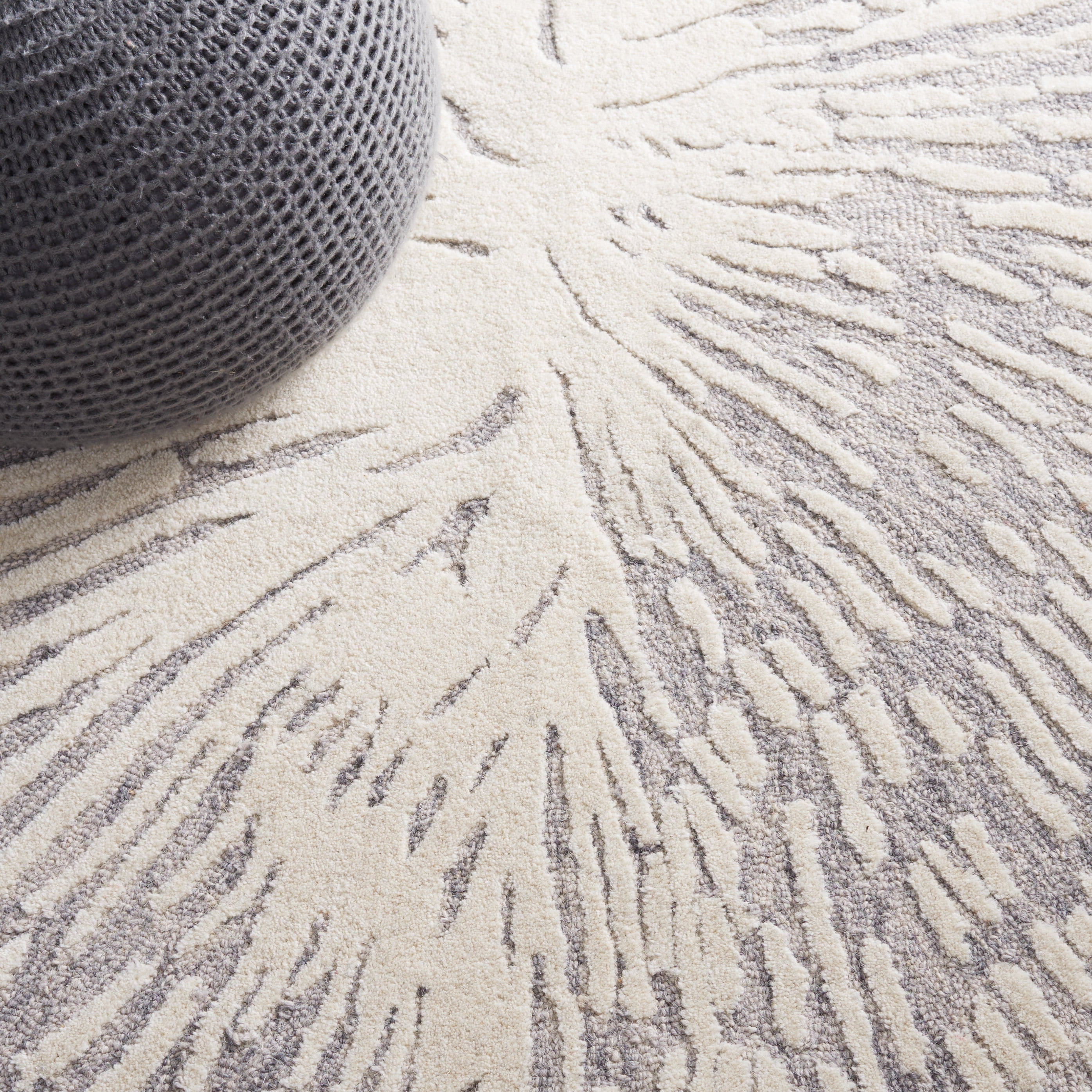 SAFAVIEH Metro Euphemia Sunburst Area Rug, Grey/Ivory, 6' x 9'