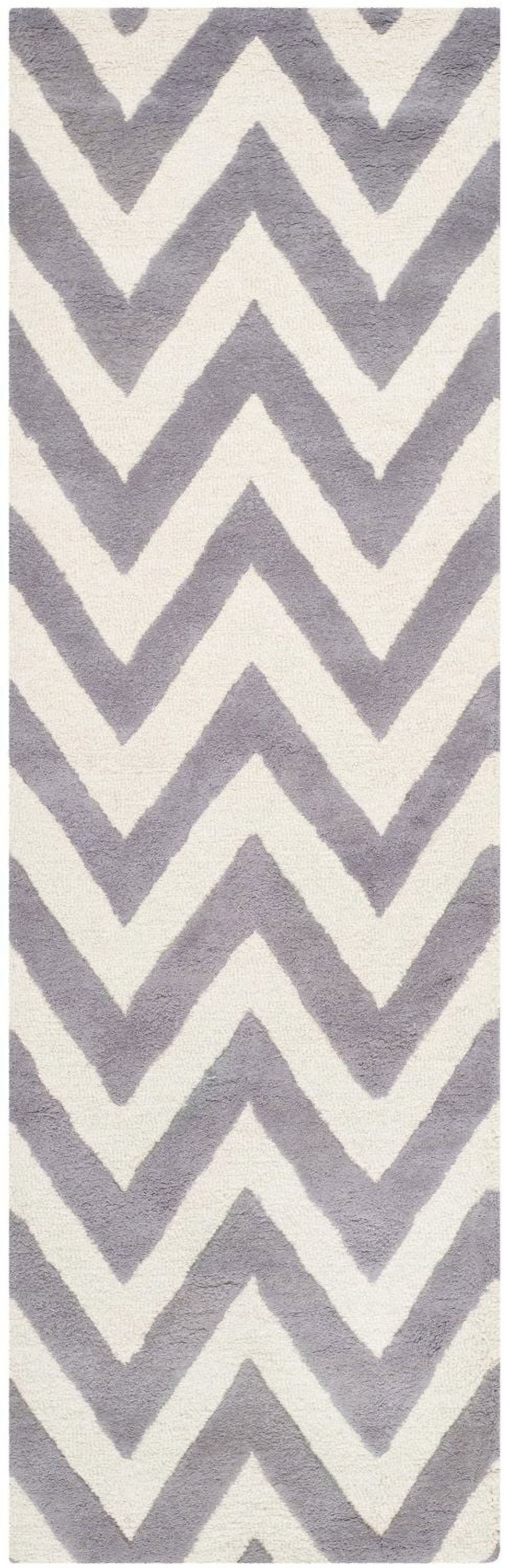 Safavieh Cambridge Kaitlyn Zig Zag Stripes Area Rug
