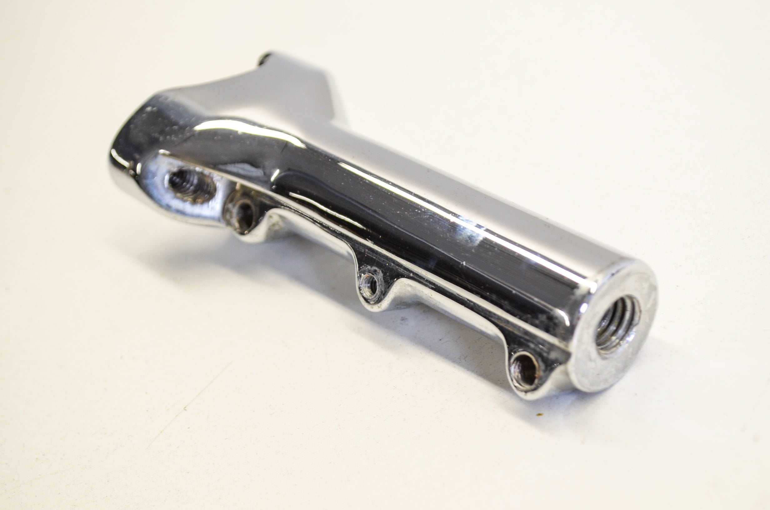 OEM HarleyDavidson 5616896 Lower Right Handlebar Riser