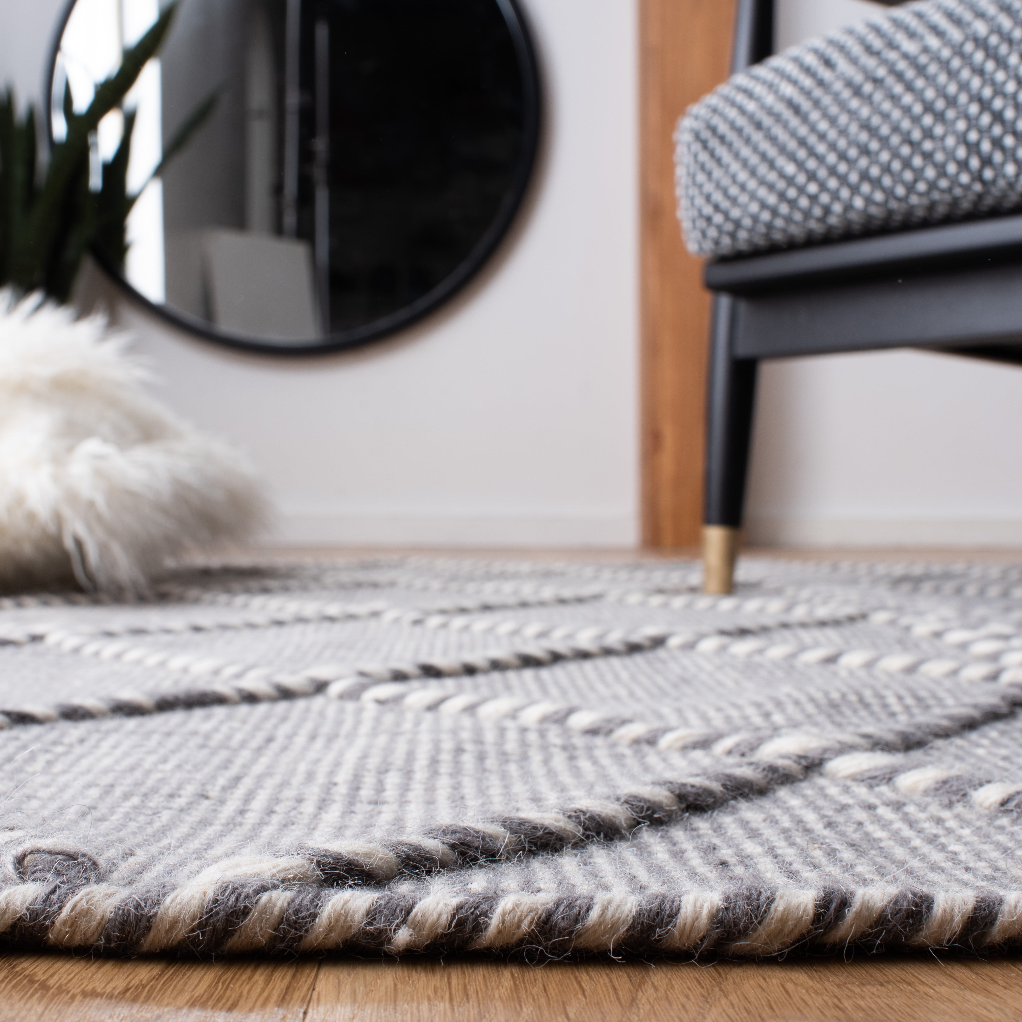SAFAVIEH Casablanca Roswell Geometric Area Rug, Grey/Ivory, 5' x 8'