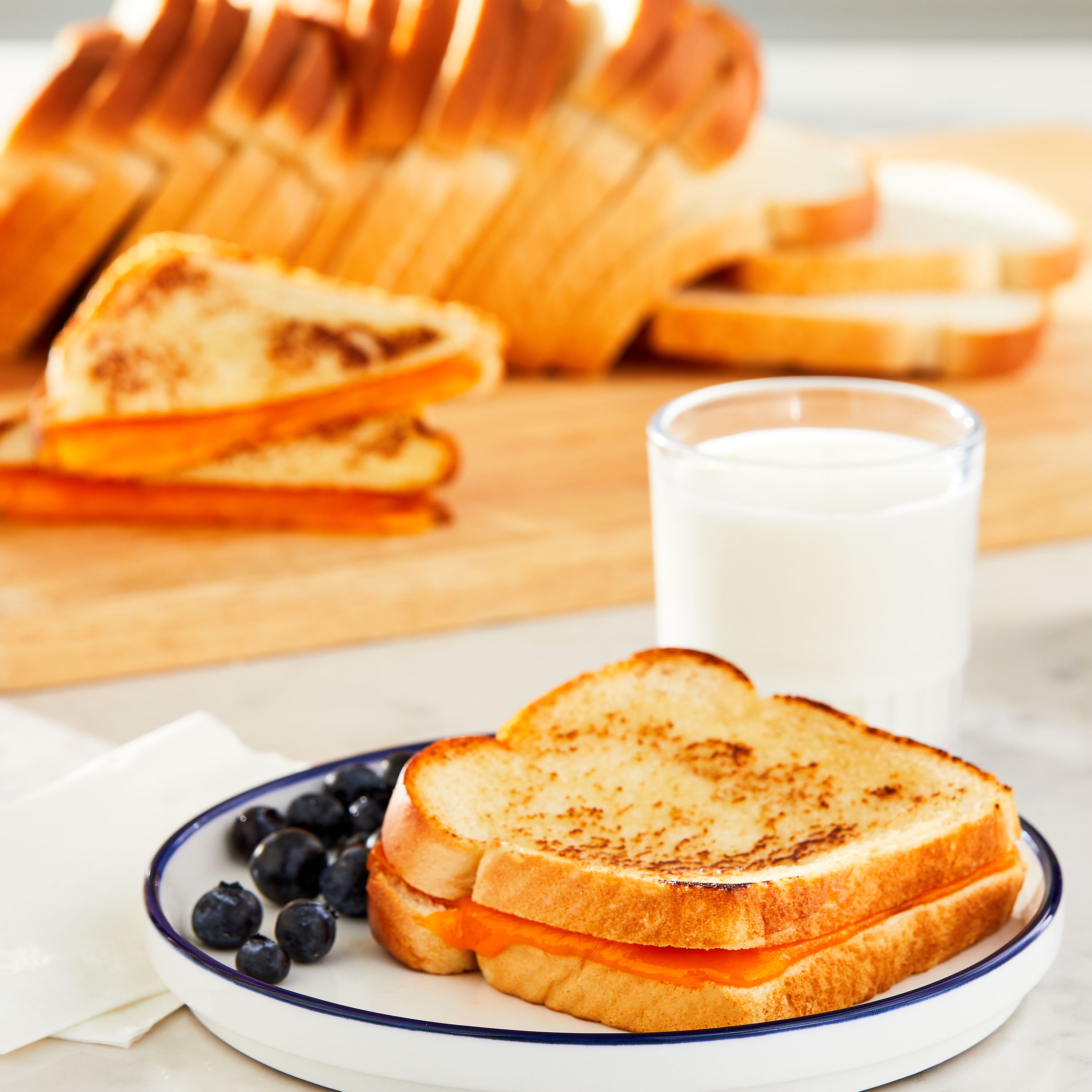 Great Value White Round Top Bread Loaf, 20 oz