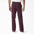 thumbnail image 2 of Pantalón de trabajo de sarga Dickies 874 para hombre Granate 31 30, 2 of 9