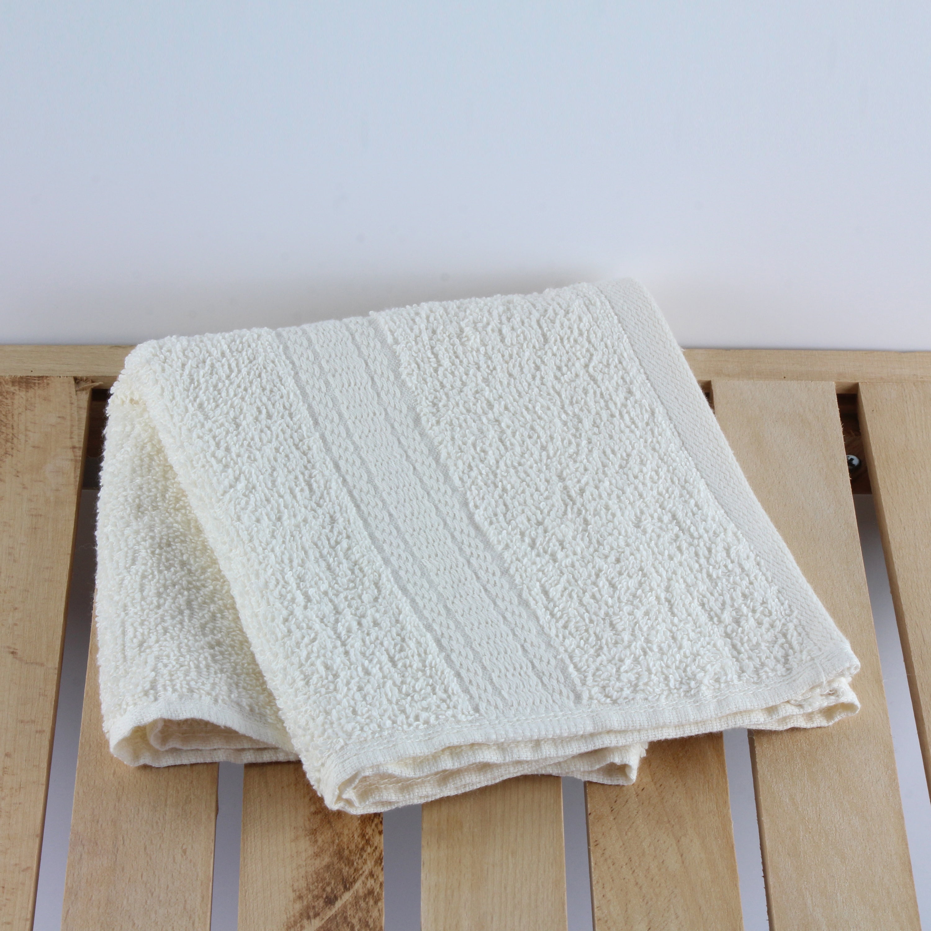Mainstays Basic Bath Collection Single Hand Towel, Solid Vanilla