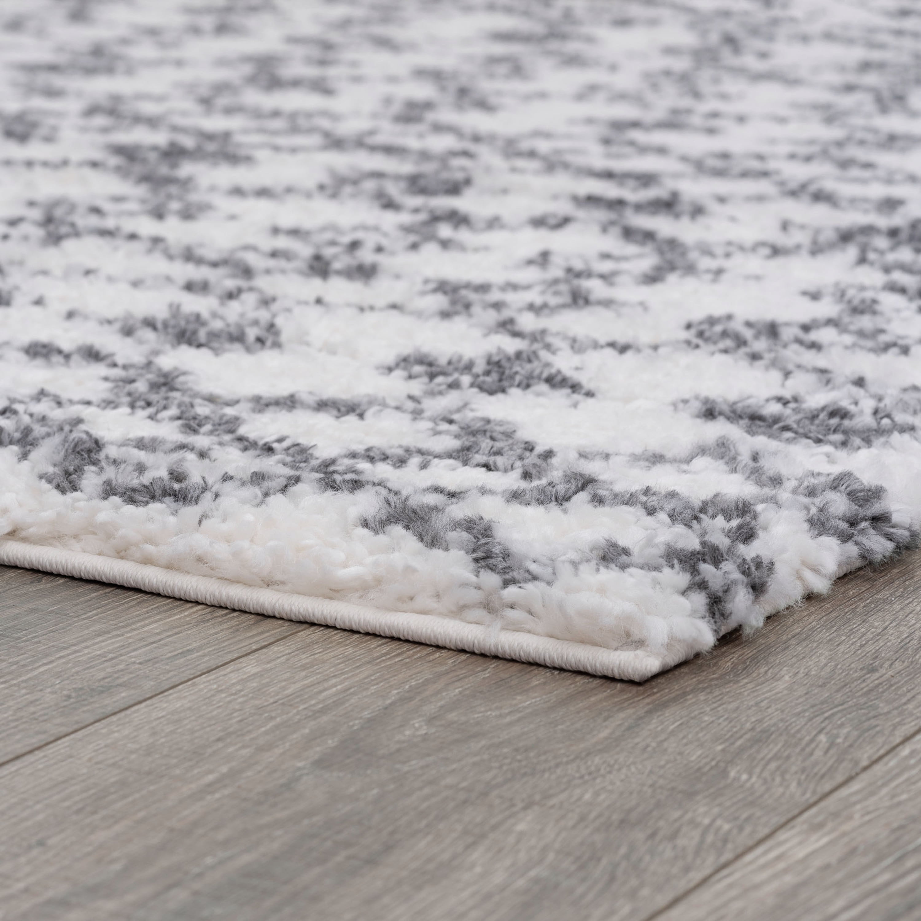 Bliss Rugs Transitional Geometric 5'3'' x 7'3'' White and Gray Polypropylene Indoor Area Rug, 5'3'' x 7'3''