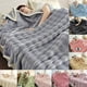 thumbnail image 1 of Manta de franela polar reversible de doble capa | Manta suave y cálida | 180x200cm | Súper cómoda y amigable con la piel para cama, sofá, oficina y viaje | Fácil cuidado | Gris | 1 unidad, 1 of 5