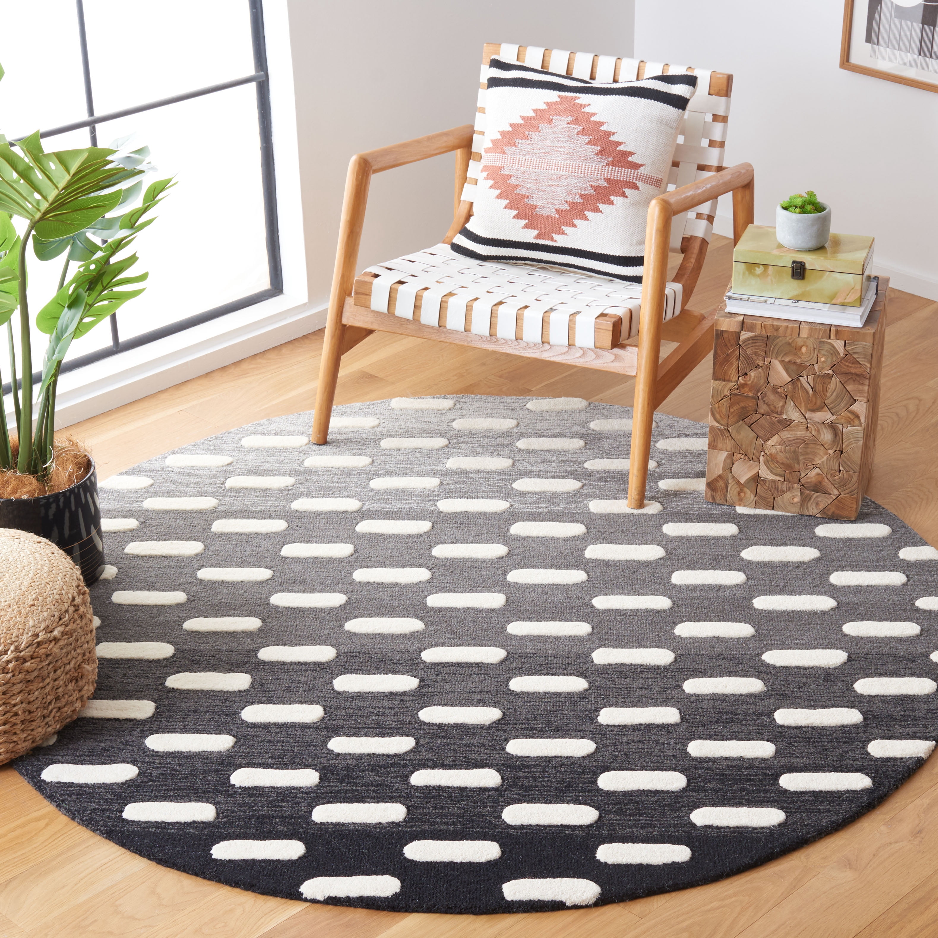 SAFAVIEH Metro Earnestine Geometric Striped Area Rug, Black/Ivory, 6' x 6' Round