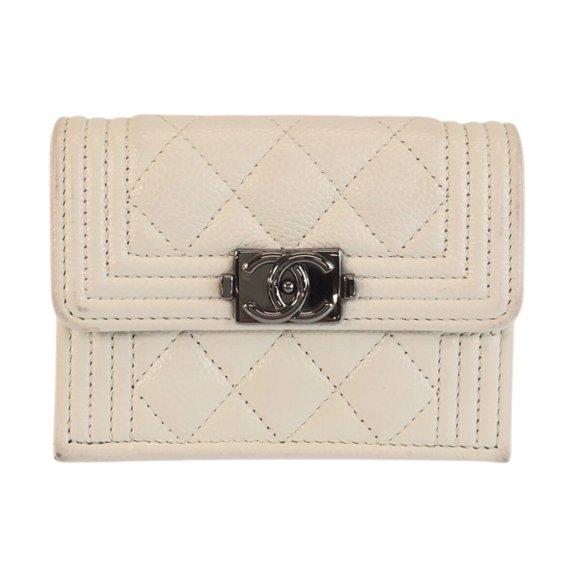 Pre-Owned CHANEL Boy Chanel Coco Mark White Silver Hardware Leather Folding Wallet Compact for...