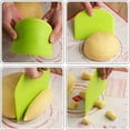 thumbnail image 5 of Raspador de masa para hornear y cocinar, estructura trapezoidal de calidad alimentaria con diseño de arco para manipular la masa sin esfuerzo, herramienta multiusos para tareas de cocina flexibles, 5 of 5