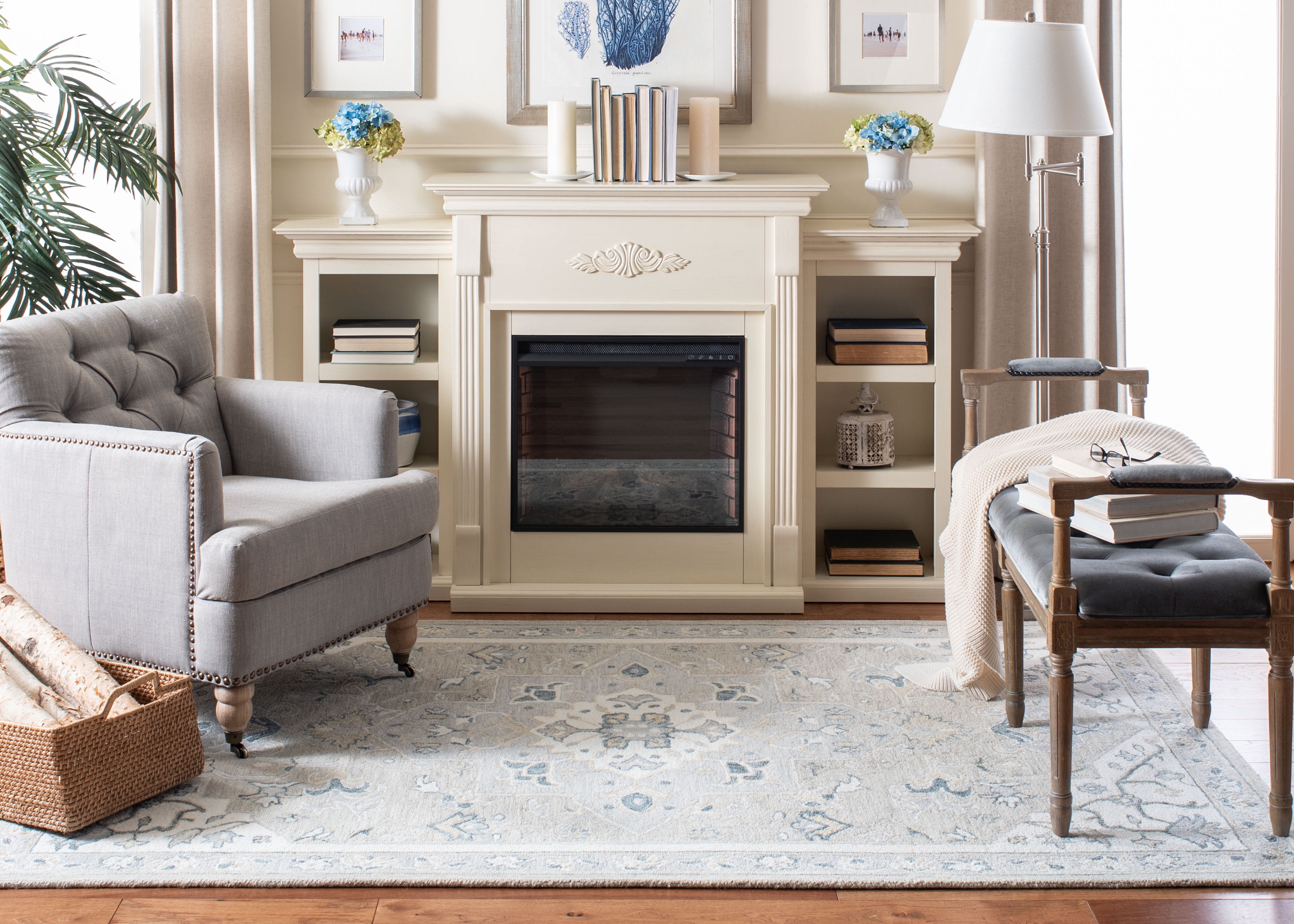 SAFAVIEH Micro-Loop Emilija Oriental Area Rug, Light Grey/Ivory, 7' x 7' Square