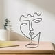thumbnail image 4 of Cara de Metal Escultura Hierro Una Línea Estatua Estatuilla Encimera Tienda Escritorio Sombrero Titular Joyería Estante de Exhibición Soporte Cara M Macarena Escultura de rostro abstracto, 4 of 7