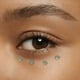 thumbnail image 4 of Gel para contorno de ojos Clarins Total Cooling de 18 ml que reduce las ojeras, 4 of 6